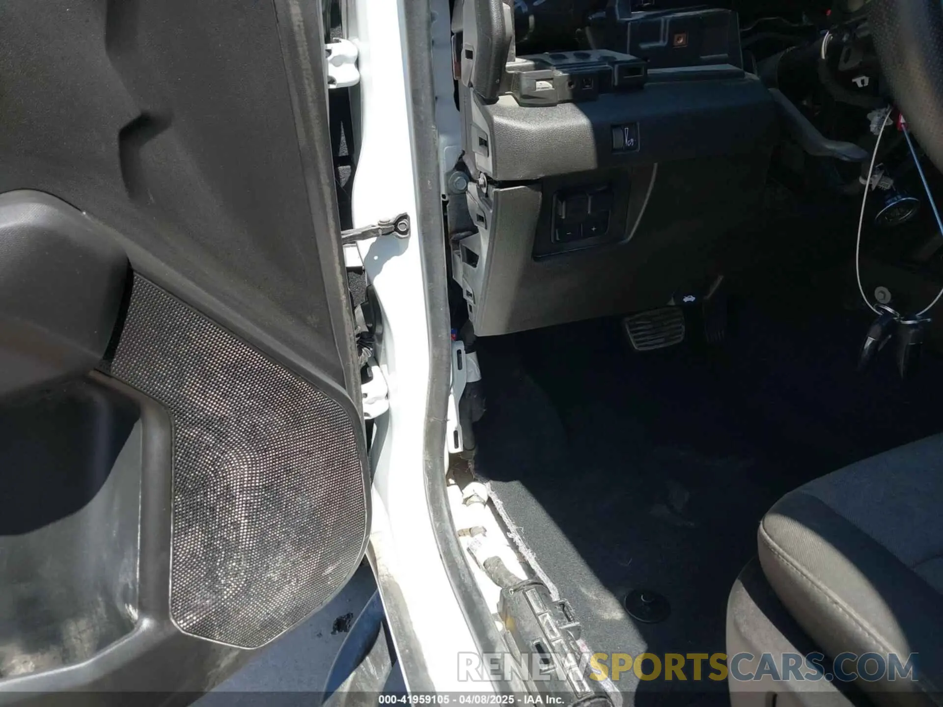 6 Photograph of a damaged car 1GCPTEEK9R1161760 CHEVROLET COLORADO 2024