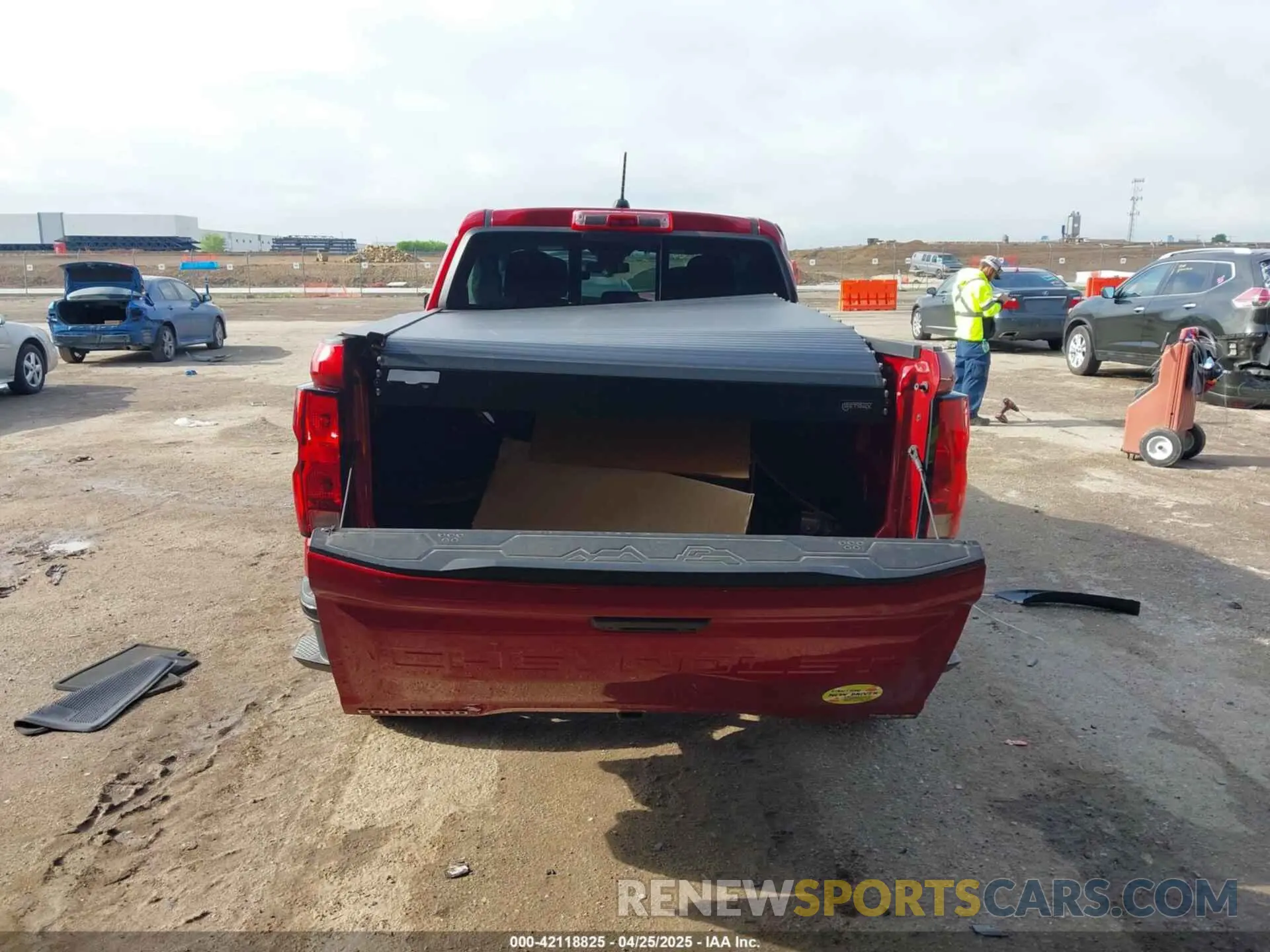 15 Photograph of a damaged car 1GCPTEEK9R1303749 CHEVROLET COLORADO 2024