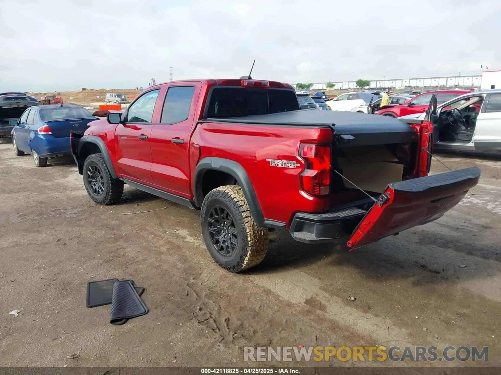 3 Photograph of a damaged car 1GCPTEEK9R1303749 CHEVROLET COLORADO 2024