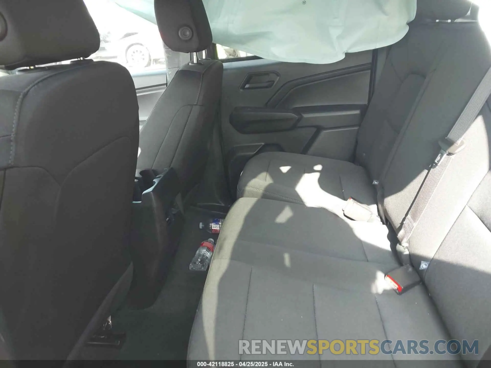 8 Photograph of a damaged car 1GCPTEEK9R1303749 CHEVROLET COLORADO 2024