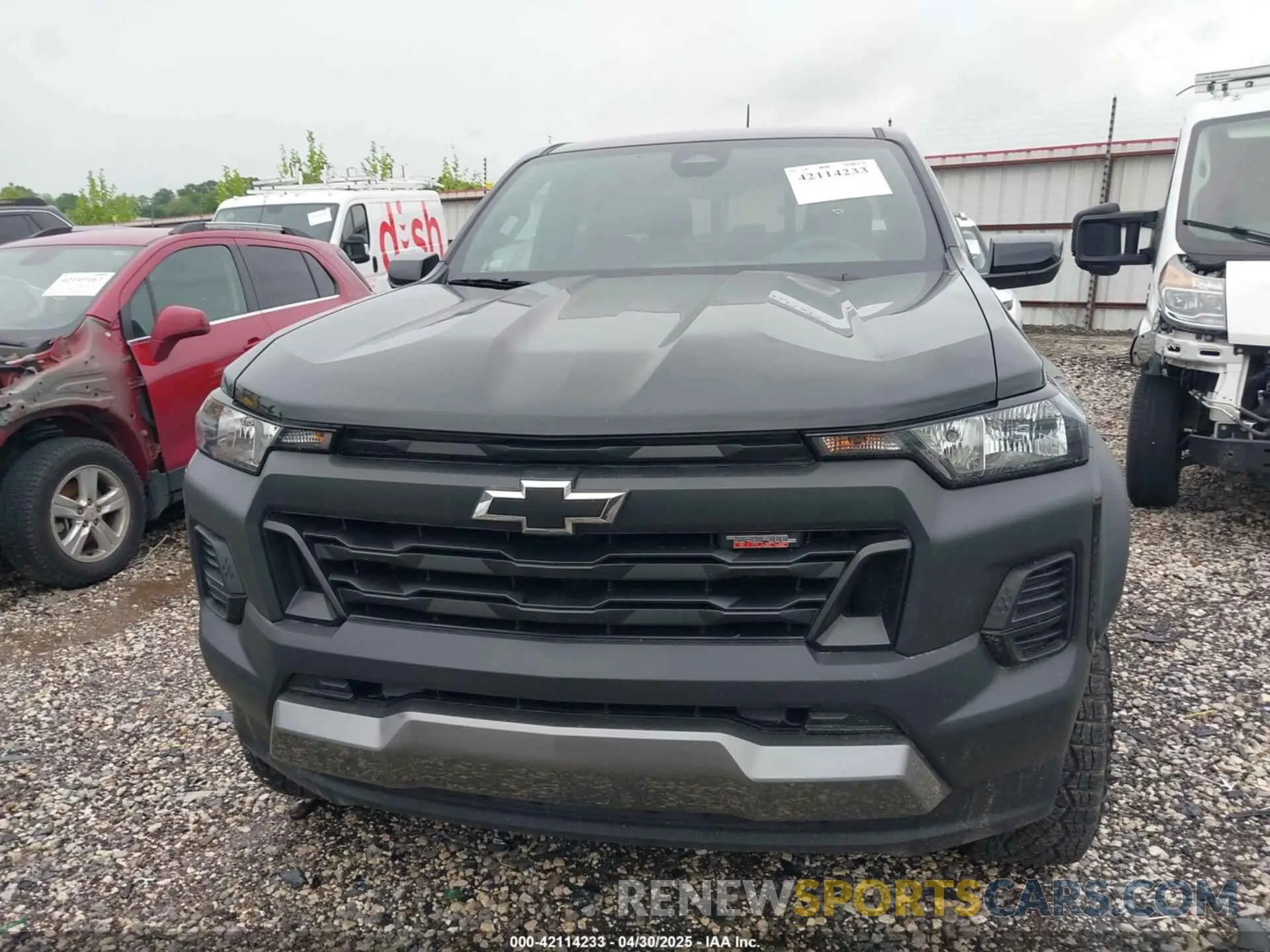 12 Photograph of a damaged car 1GCPTEEK9R1310474 CHEVROLET COLORADO 2024
