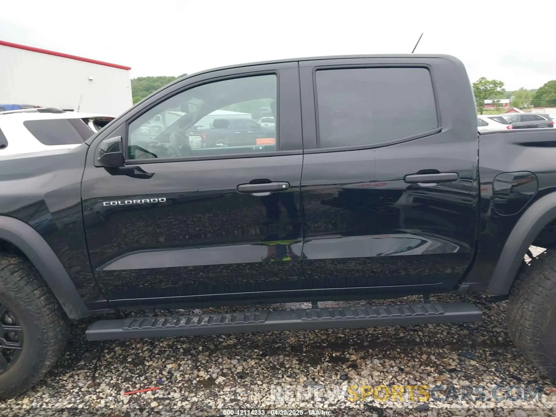 14 Photograph of a damaged car 1GCPTEEK9R1310474 CHEVROLET COLORADO 2024