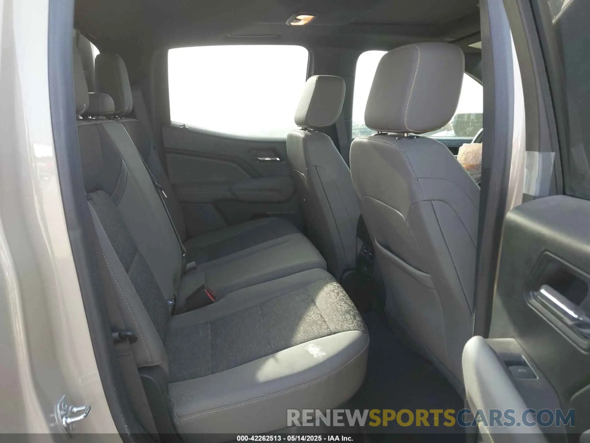 8 Photograph of a damaged car 1GCPTFEK4R1145701 CHEVROLET COLORADO 2024
