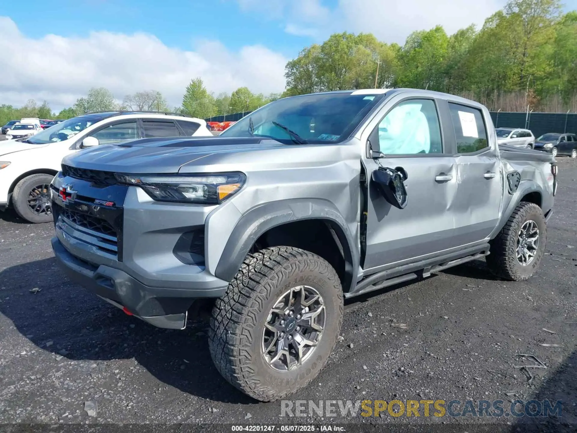 2 Photograph of a damaged car 1GCPTFEK4R1287384 CHEVROLET COLORADO 2024