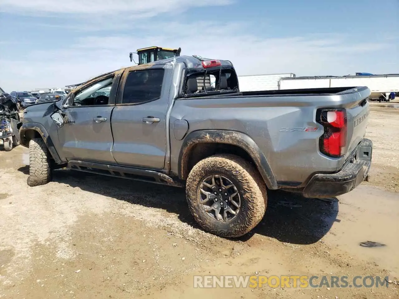 2 Photograph of a damaged car 1GCPTFEKXR1187824 CHEVROLET COLORADO 2024