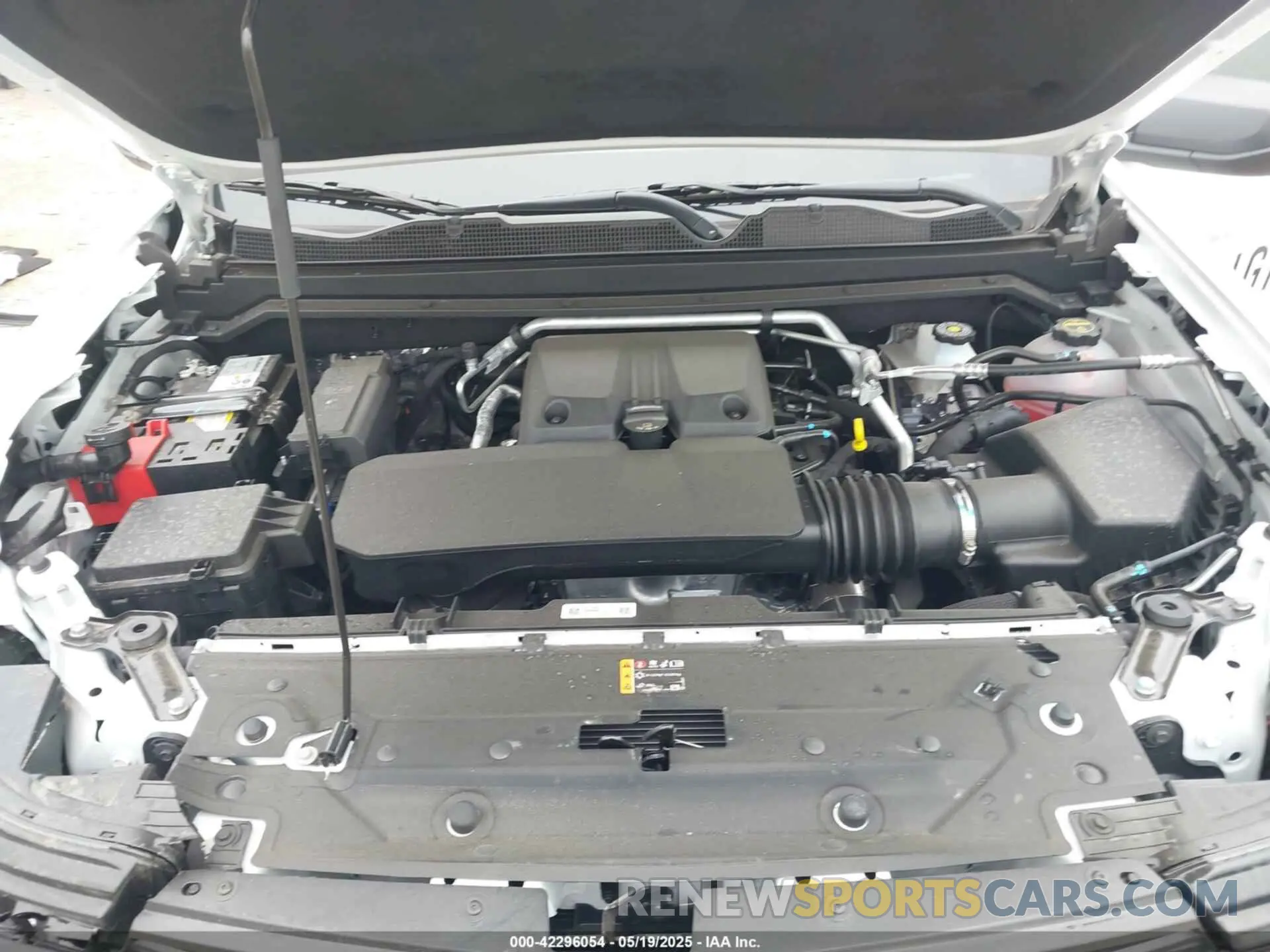 10 Photograph of a damaged car 1GCPSBEK2S1111516 CHEVROLET COLORADO 2025