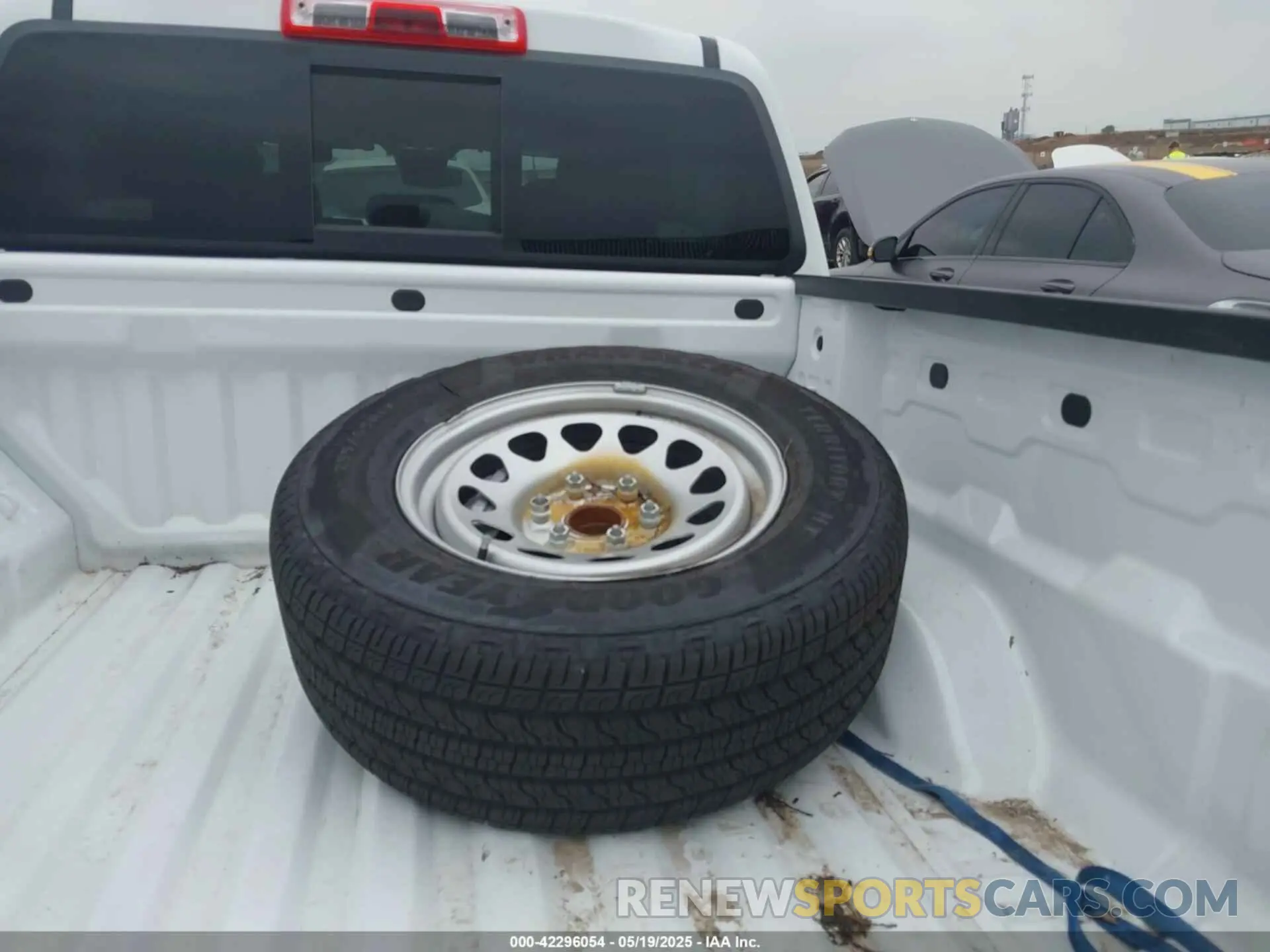 12 Photograph of a damaged car 1GCPSBEK2S1111516 CHEVROLET COLORADO 2025