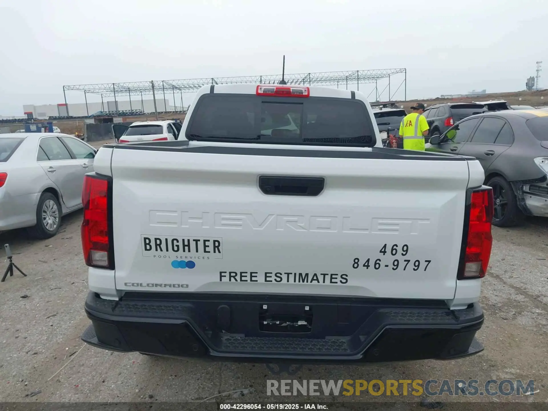 17 Photograph of a damaged car 1GCPSBEK2S1111516 CHEVROLET COLORADO 2025