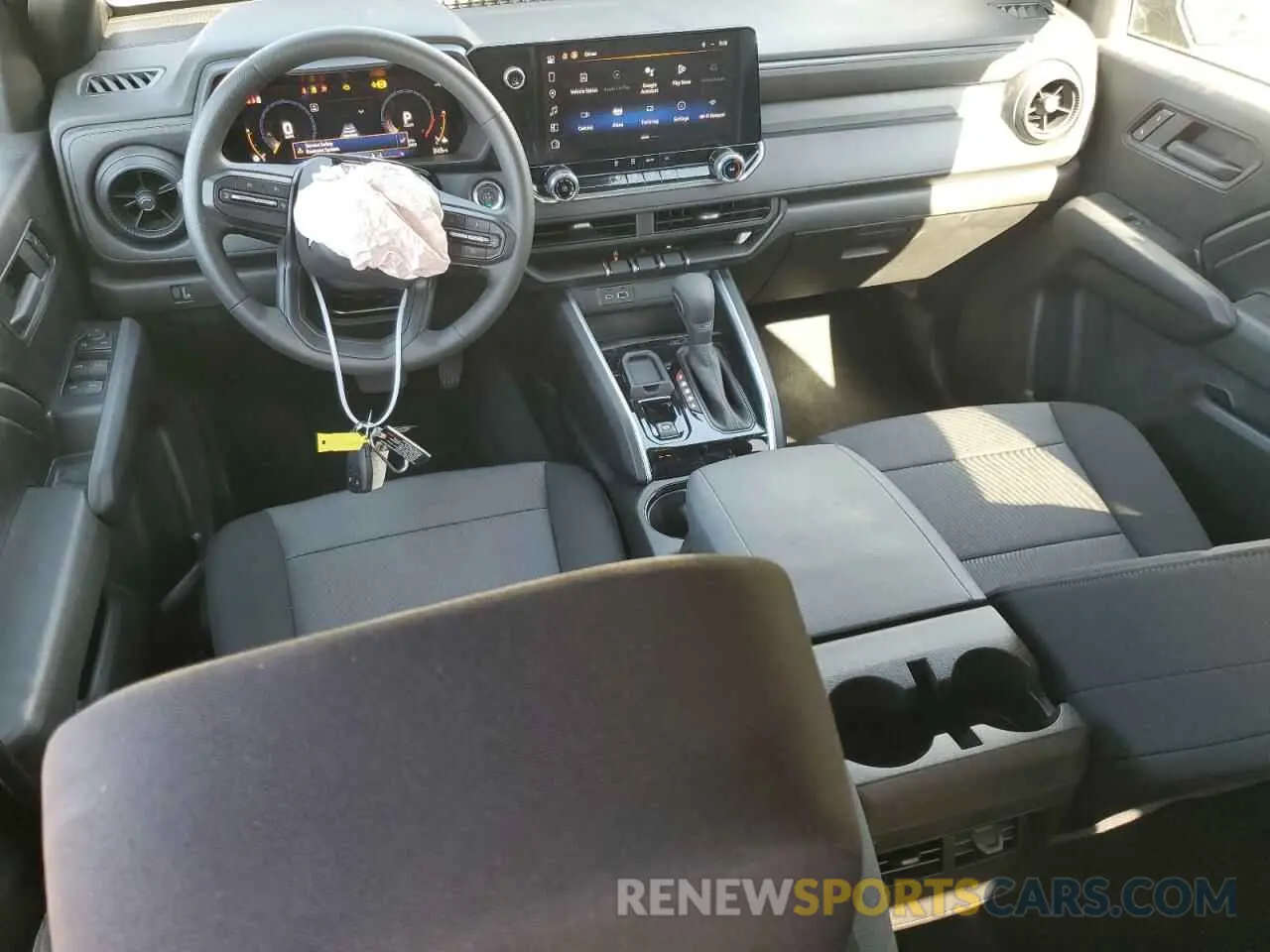 8 Photograph of a damaged car 1GCPSBEK6S1150108 CHEVROLET COLORADO 2025