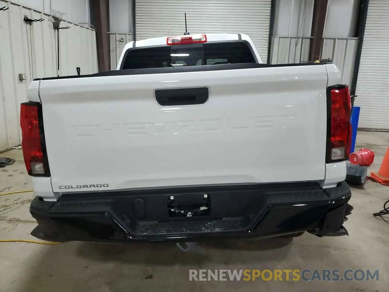 6 Photograph of a damaged car 1GCPSBEK8S1153690 CHEVROLET COLORADO 2025