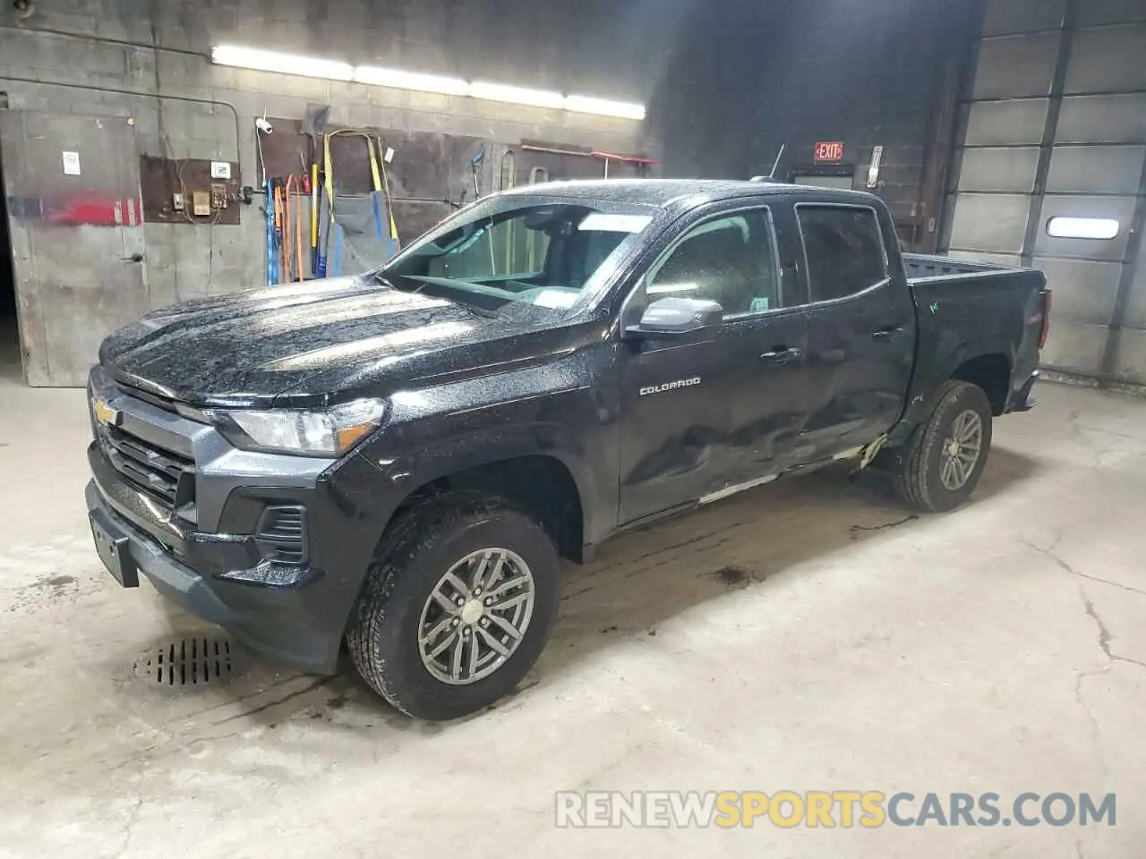 1 Photograph of a damaged car 1GCPTBEK1S1118373 CHEVROLET COLORADO 2025