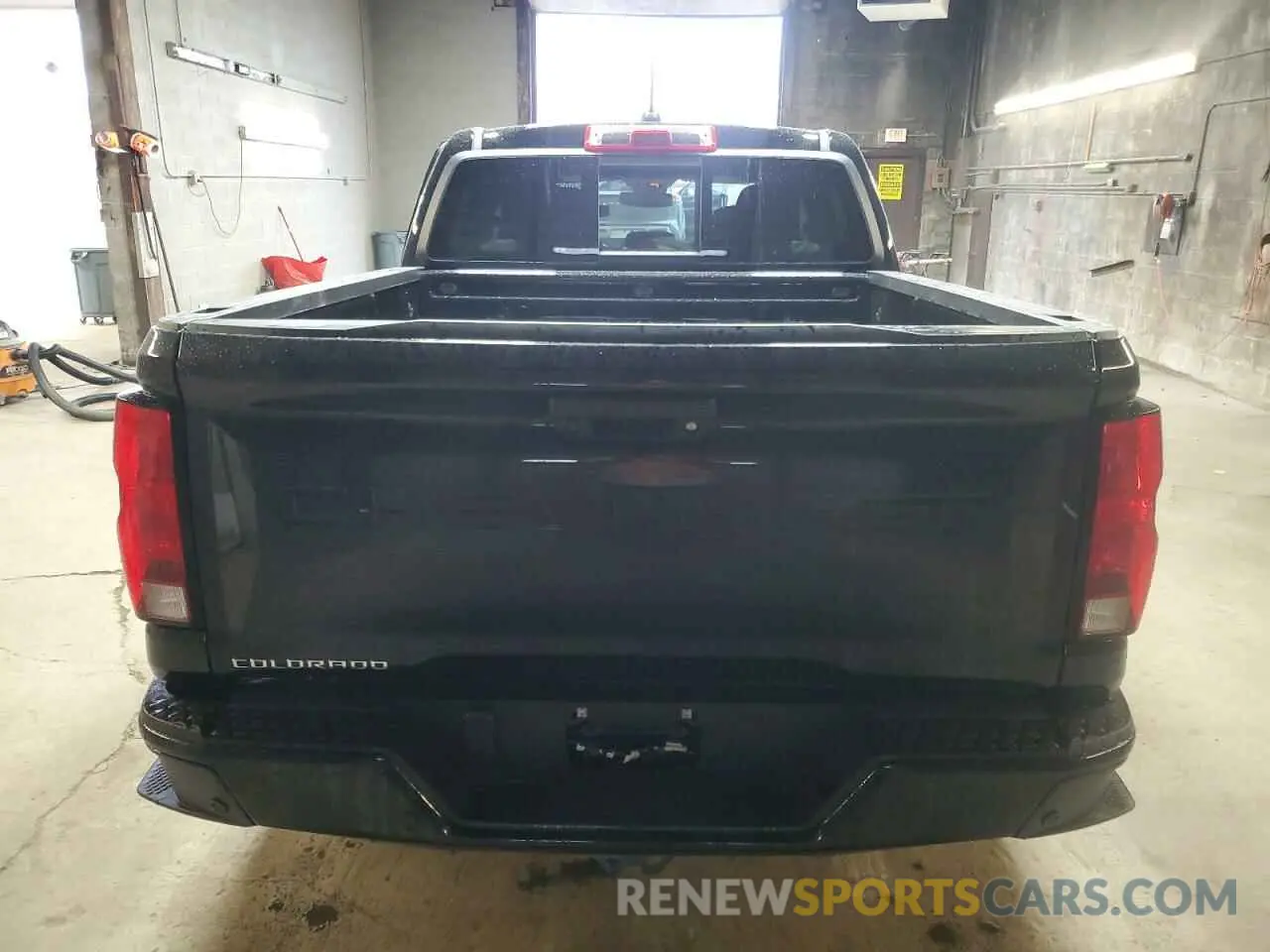 6 Photograph of a damaged car 1GCPTBEK1S1118373 CHEVROLET COLORADO 2025