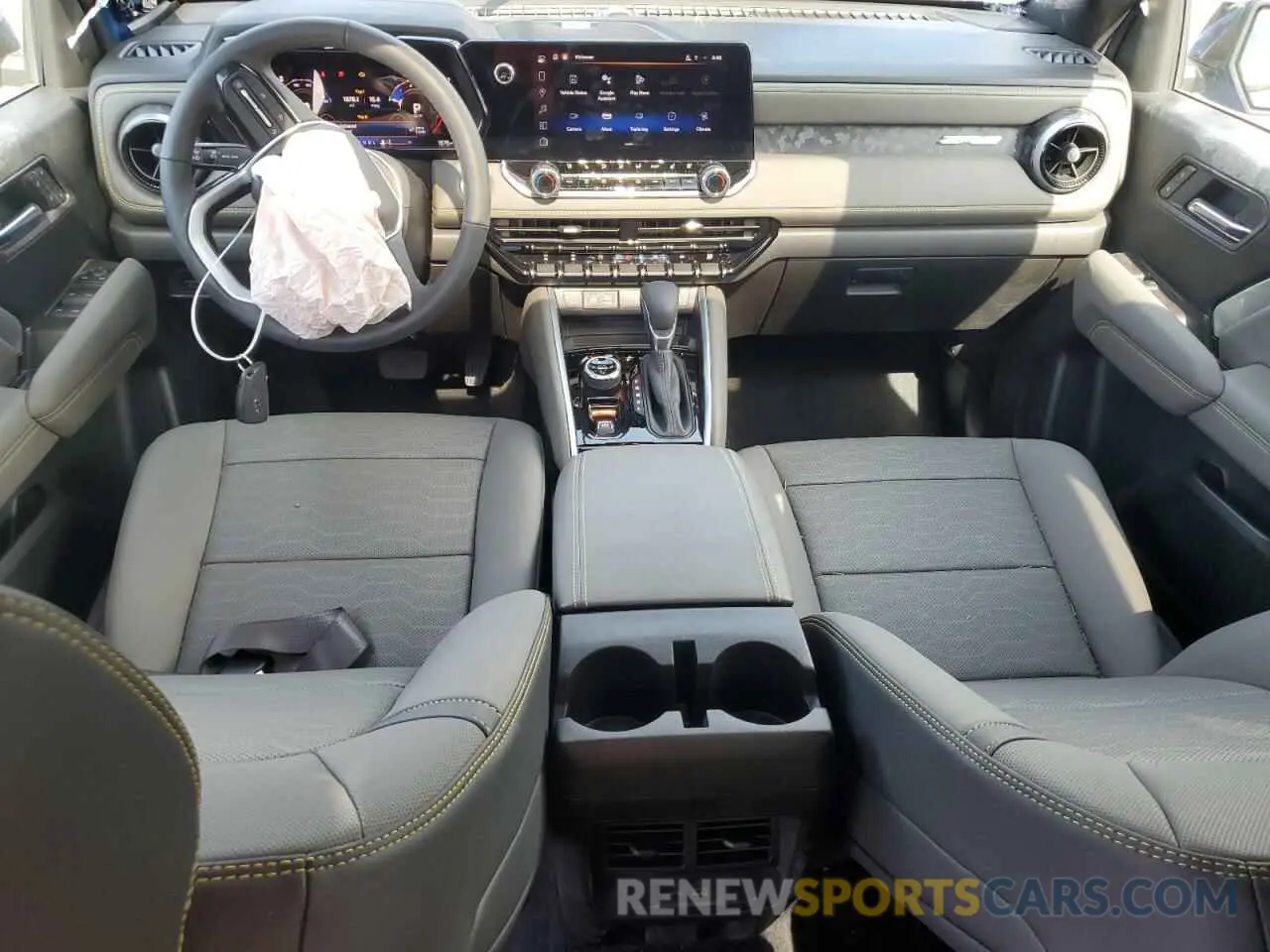 8 Photograph of a damaged car 1GCPTFEK0S1132997 CHEVROLET COLORADO 2025