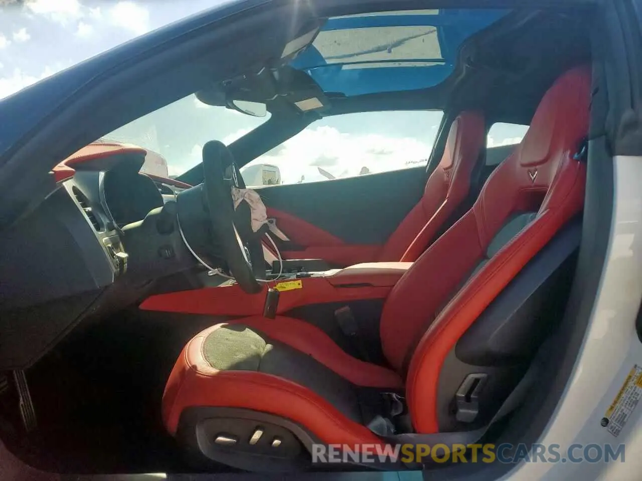 7 Photograph of a damaged car 1G1Y12D7XK5104397 CHEVROLET CORVETTE 2019