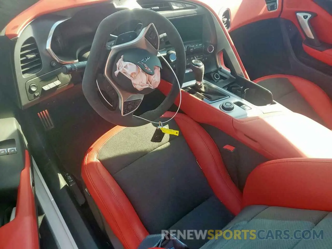 8 Photograph of a damaged car 1G1Y12D7XK5104397 CHEVROLET CORVETTE 2019