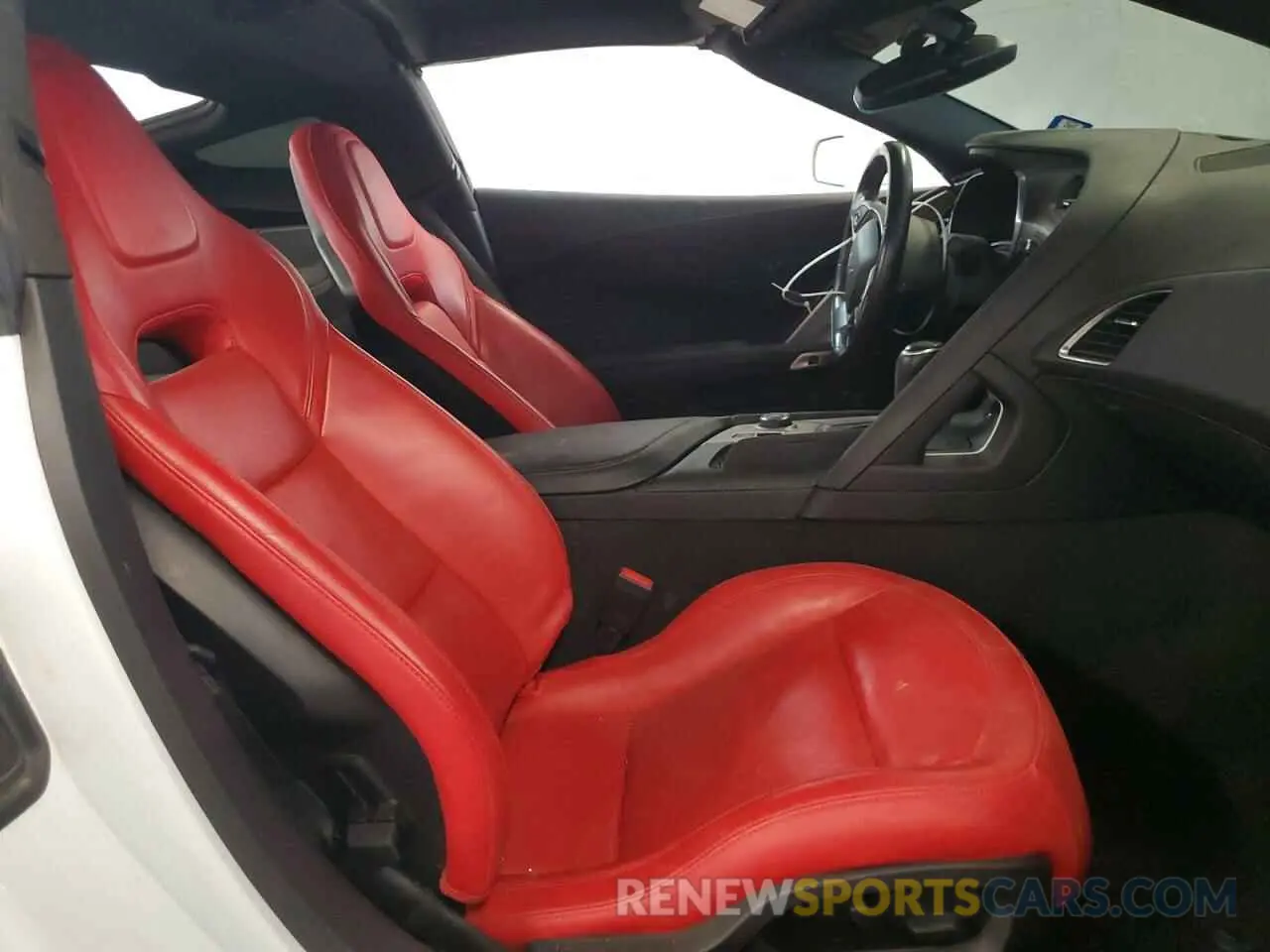 7 Photograph of a damaged car 1G1YB2D72K5124012 CHEVROLET CORVETTE 2019