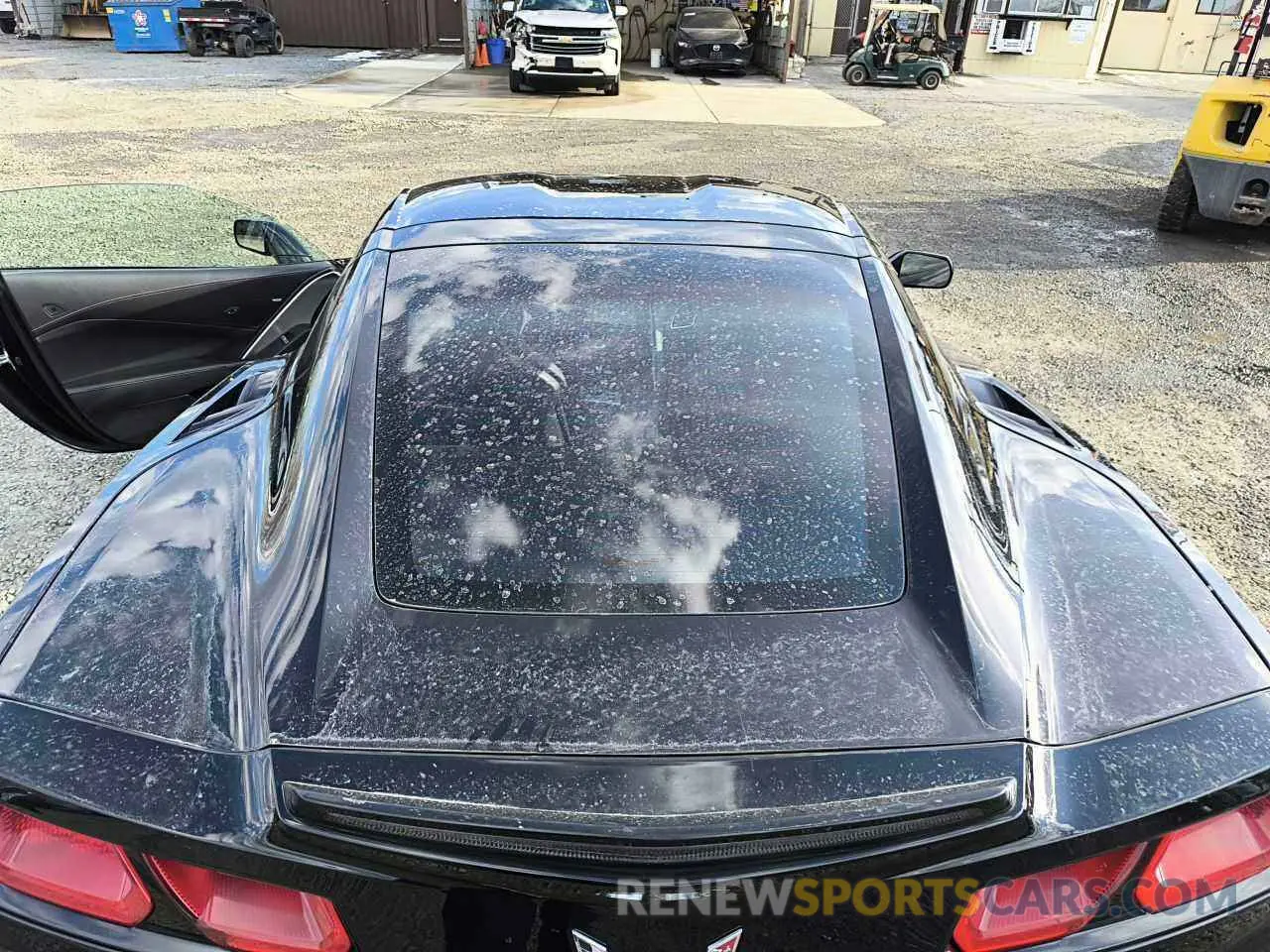 11 Photograph of a damaged car 1G1YB2D75K5109066 CHEVROLET CORVETTE 2019