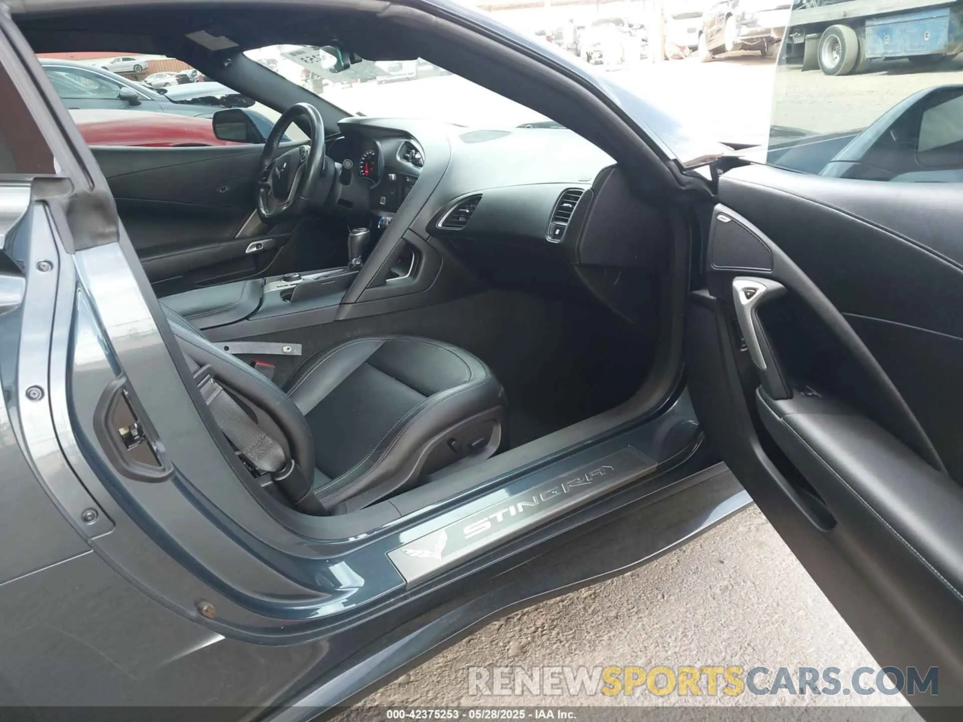 5 Photograph of a damaged car 1G1YB2D78K5108705 CHEVROLET CORVETTE 2019