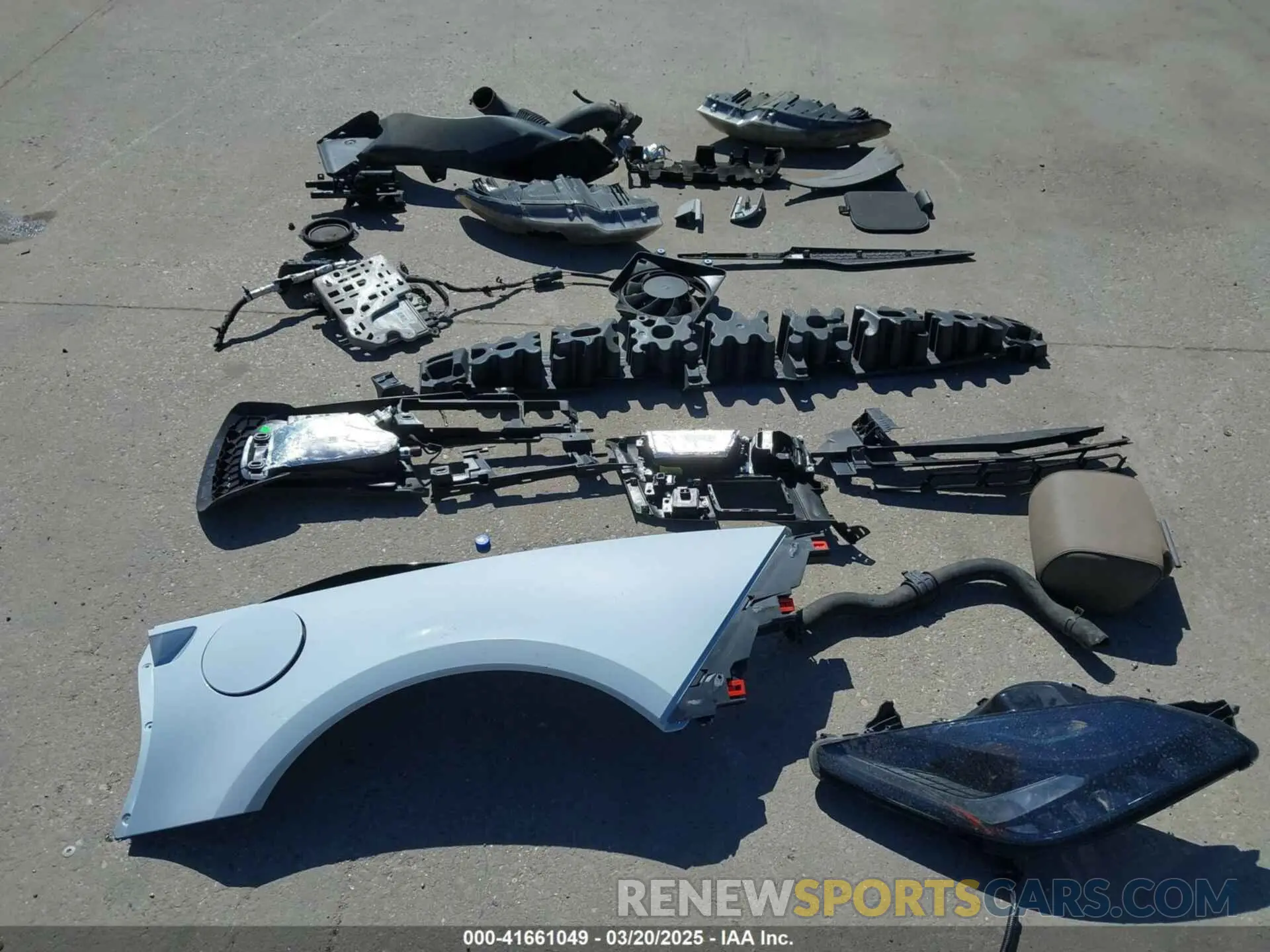 11 Photograph of a damaged car 1G1YP2D61K5600520 CHEVROLET CORVETTE 2019