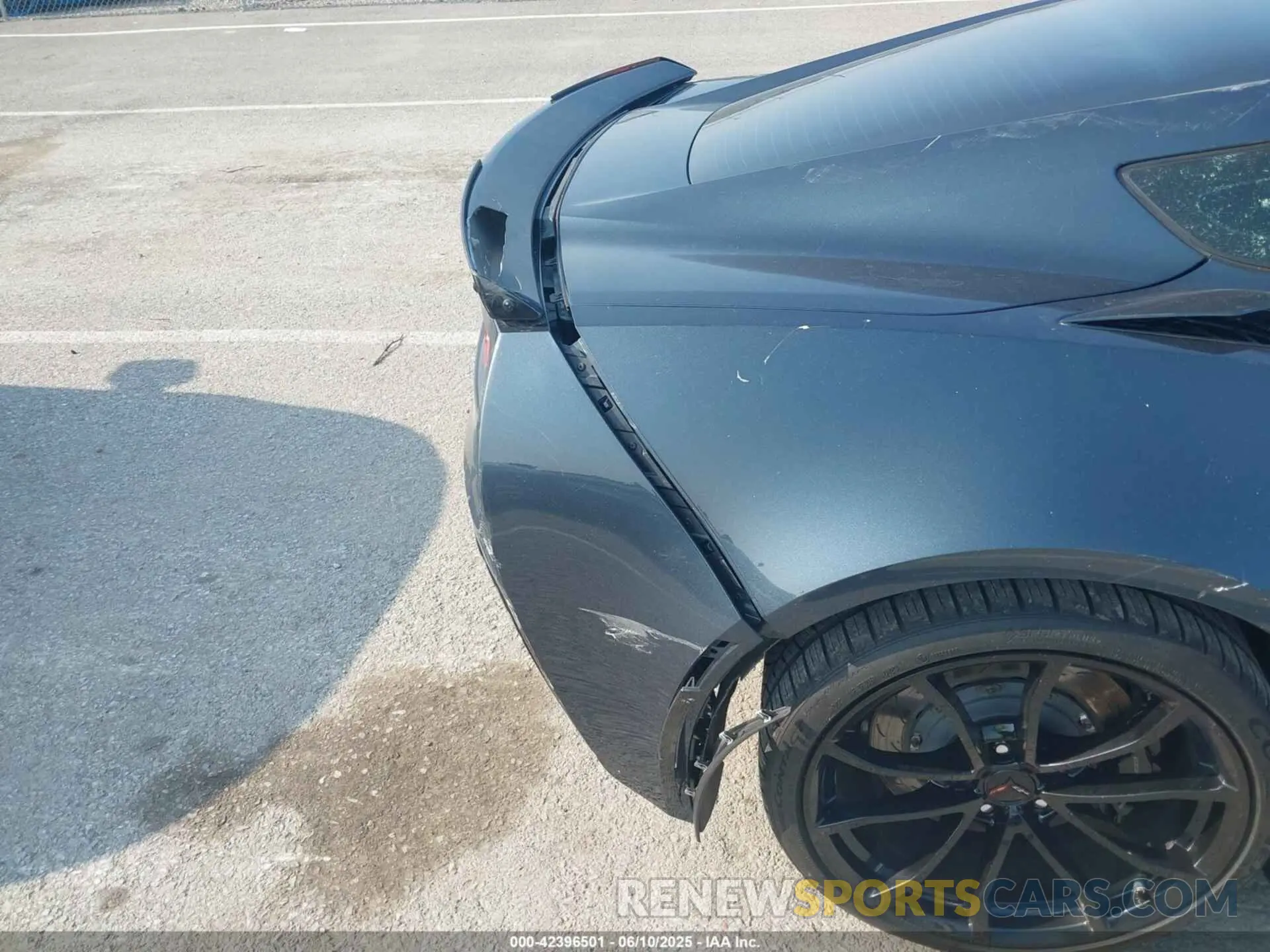 19 Photograph of a damaged car 1G1YW2D7XK5116017 CHEVROLET CORVETTE 2019