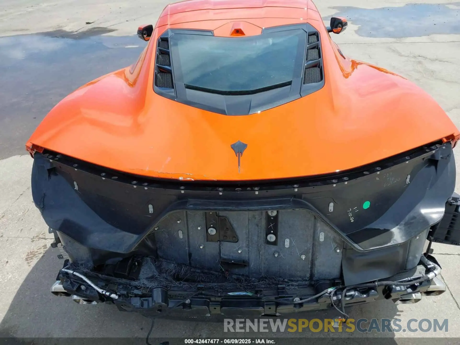 21 Photograph of a damaged car 1G1Y82D46L5105548 CHEVROLET CORVETTE STINGRAY 2020