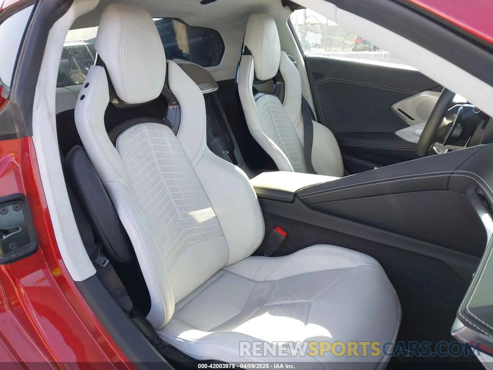 8 Photograph of a damaged car 1G1YC2D4XN5113508 CHEVROLET CORVETTE STINGRAY 2022