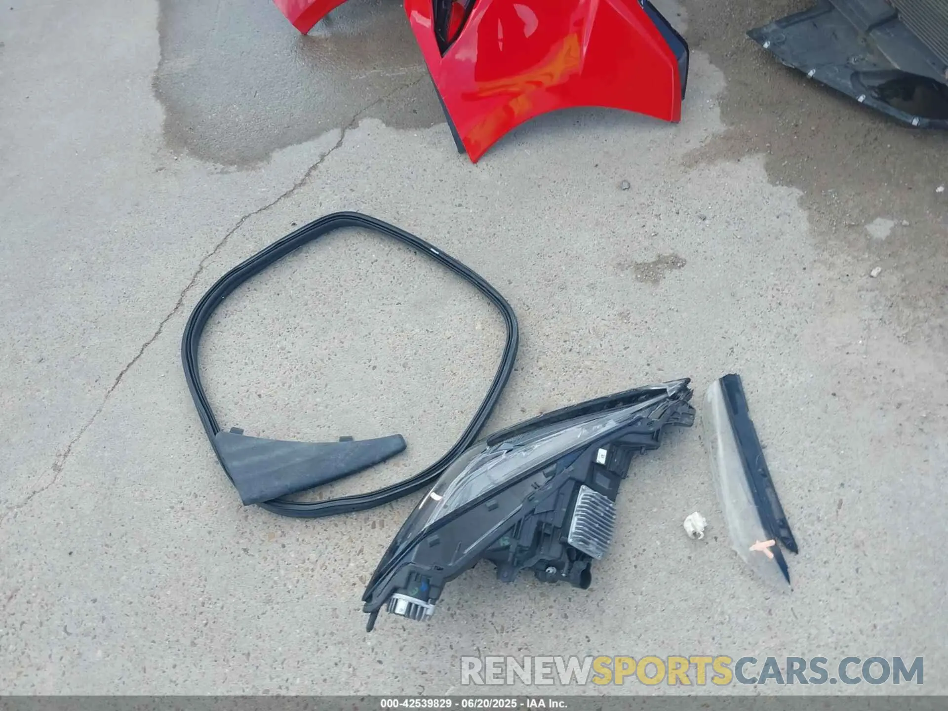 19 Photograph of a damaged car 1G1YB3D44P5126055 CHEVROLET CORVETTE STINGRAY 2023