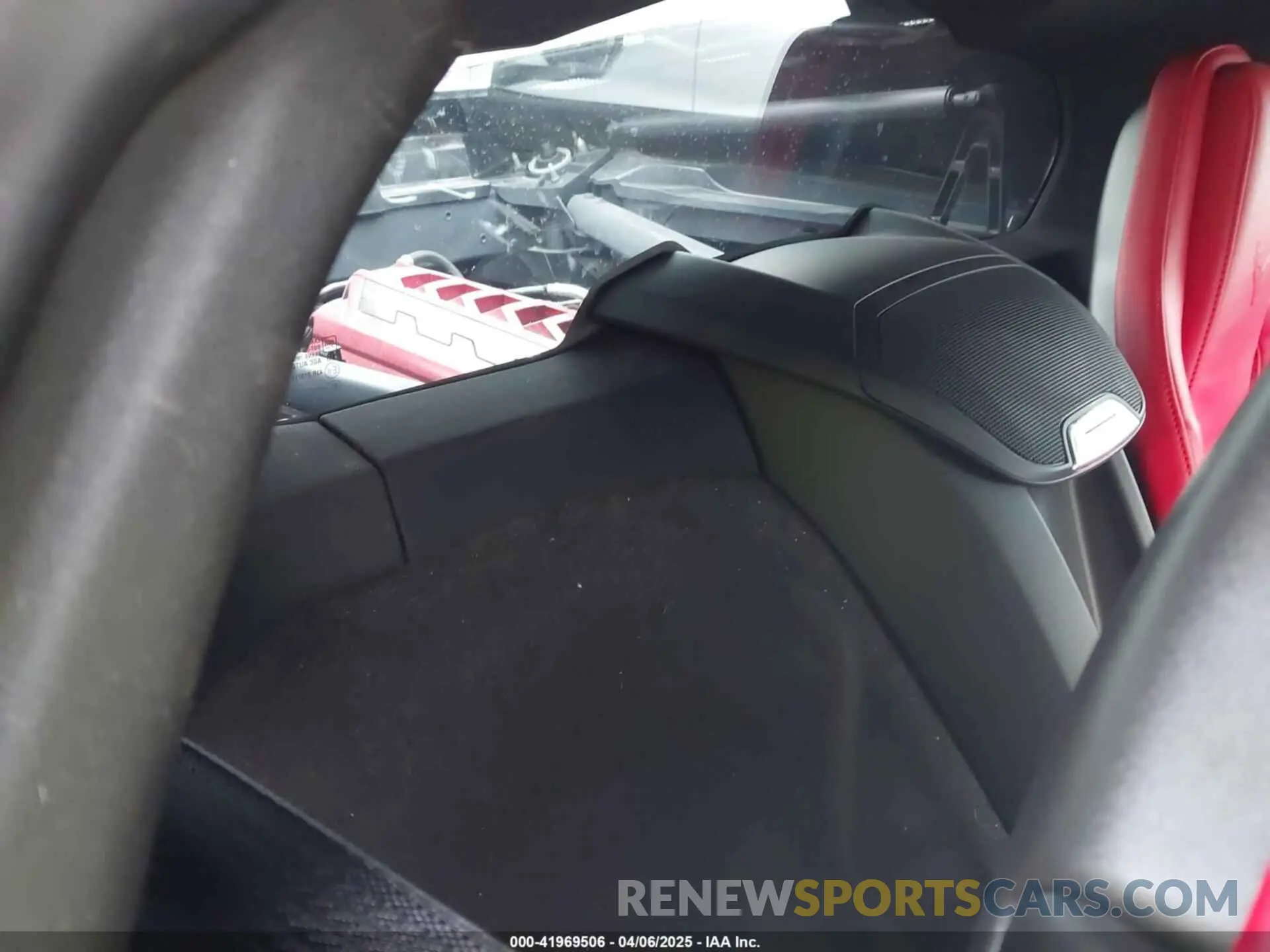 8 Photograph of a damaged car 1G1YA2D44R5107537 CHEVROLET CORVETTE STINGRAY 2024
