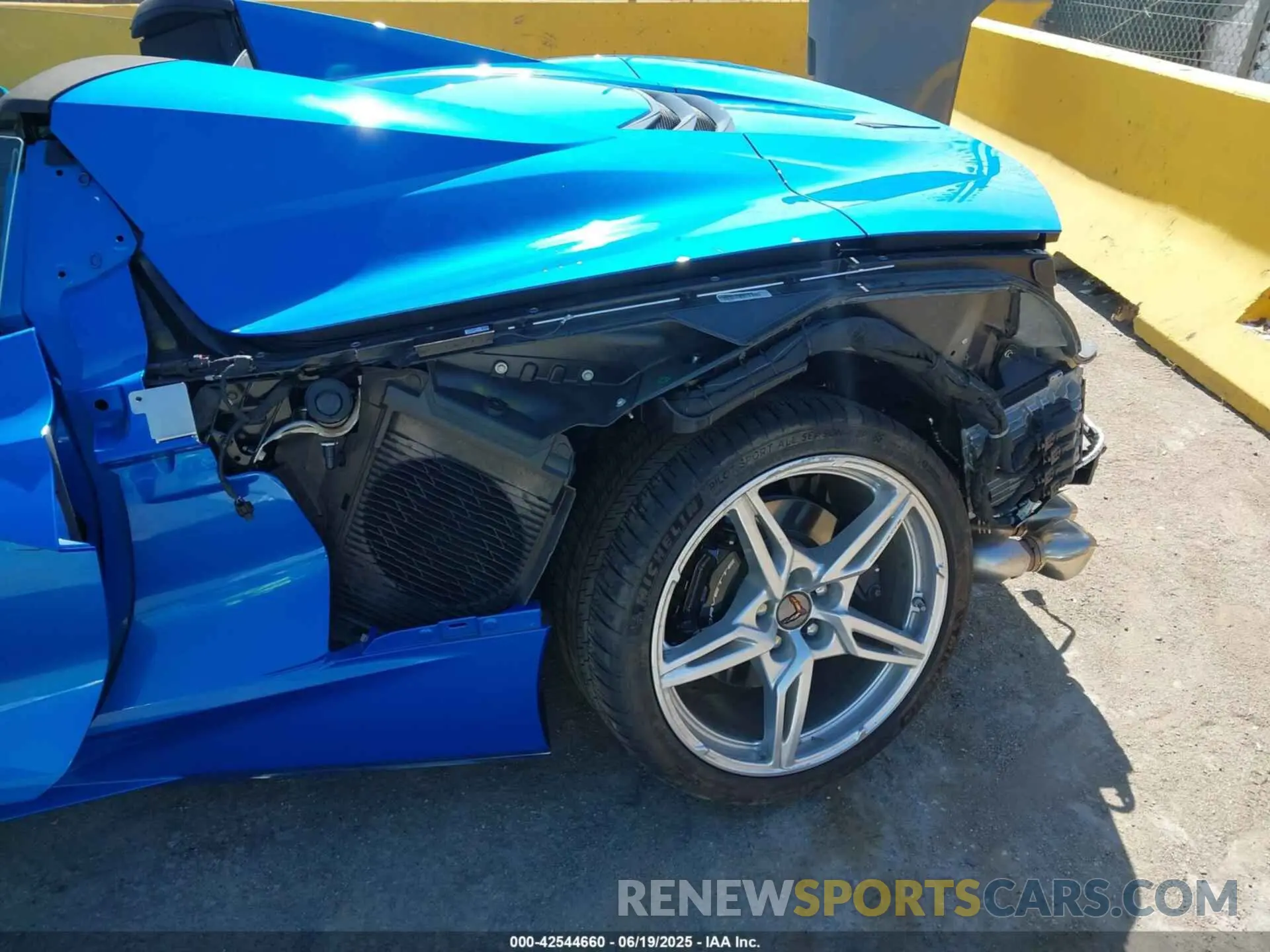 19 Photograph of a damaged car 1G1YB3D48S5103760 CHEVROLET CORVETTE STINGRAY 2025