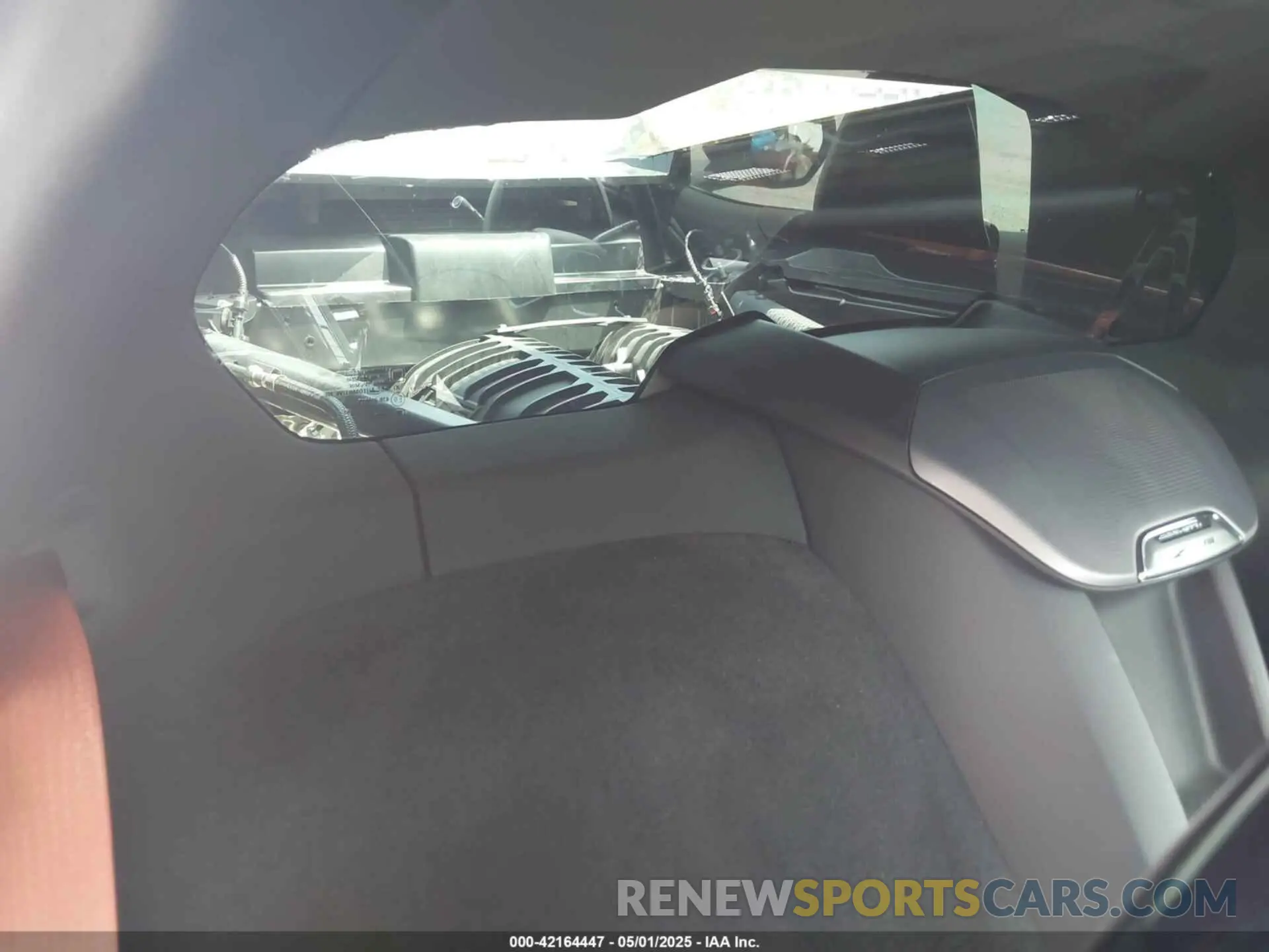 8 Photograph of a damaged car 1G1YE2D3XR5604152 CHEVROLET CORVETTE Z06 2024