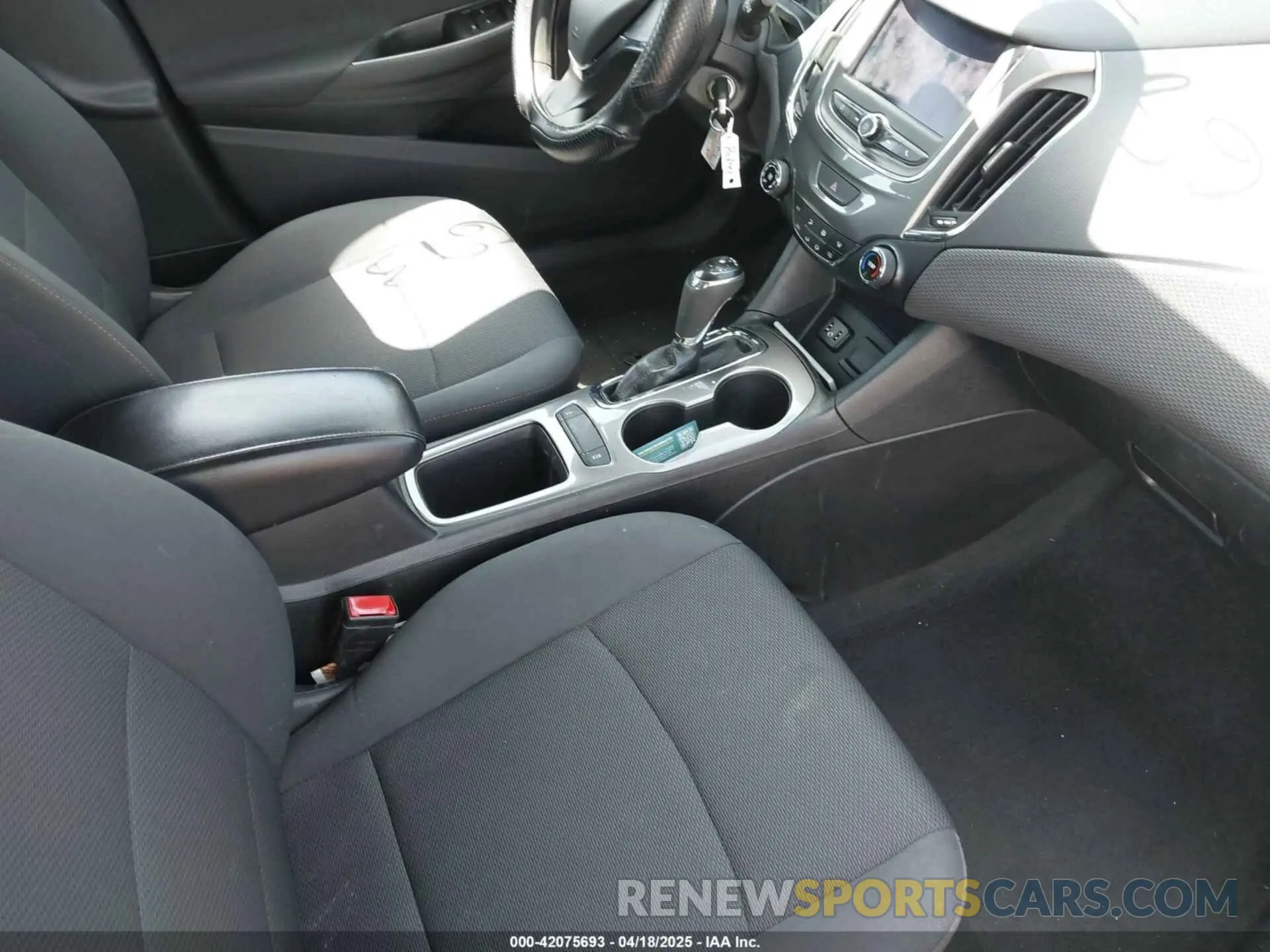 5 Photograph of a damaged car 1G1BC5SM0K7133972 CHEVROLET CRUZE 2019