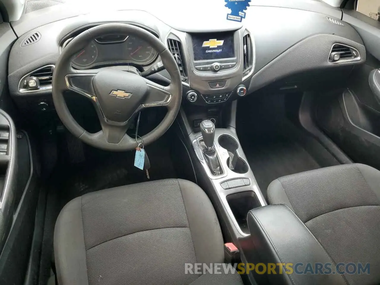 8 Photograph of a damaged car 1G1BC5SM0K7150304 CHEVROLET CRUZE 2019
