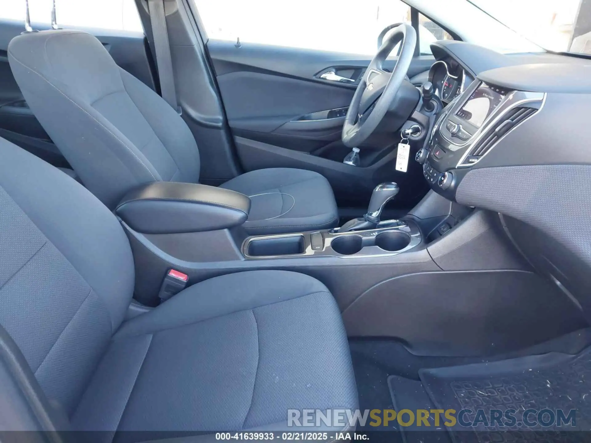 5 Photograph of a damaged car 1G1BC5SM0K7150576 CHEVROLET CRUZE 2019