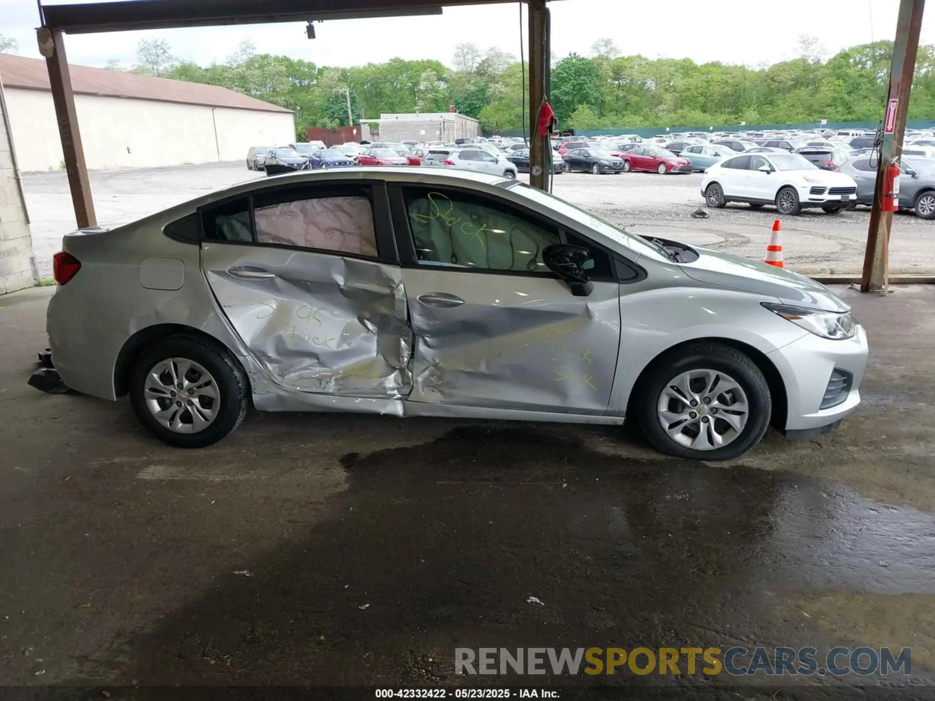 14 Photograph of a damaged car 1G1BC5SM1K7116758 CHEVROLET CRUZE 2019