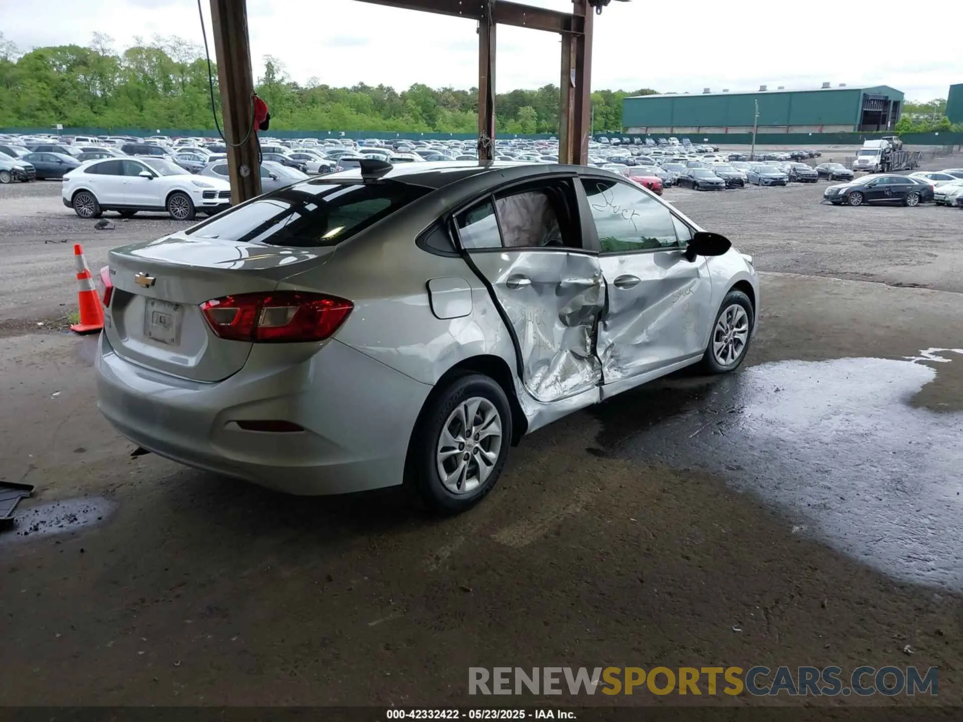 4 Photograph of a damaged car 1G1BC5SM1K7116758 CHEVROLET CRUZE 2019