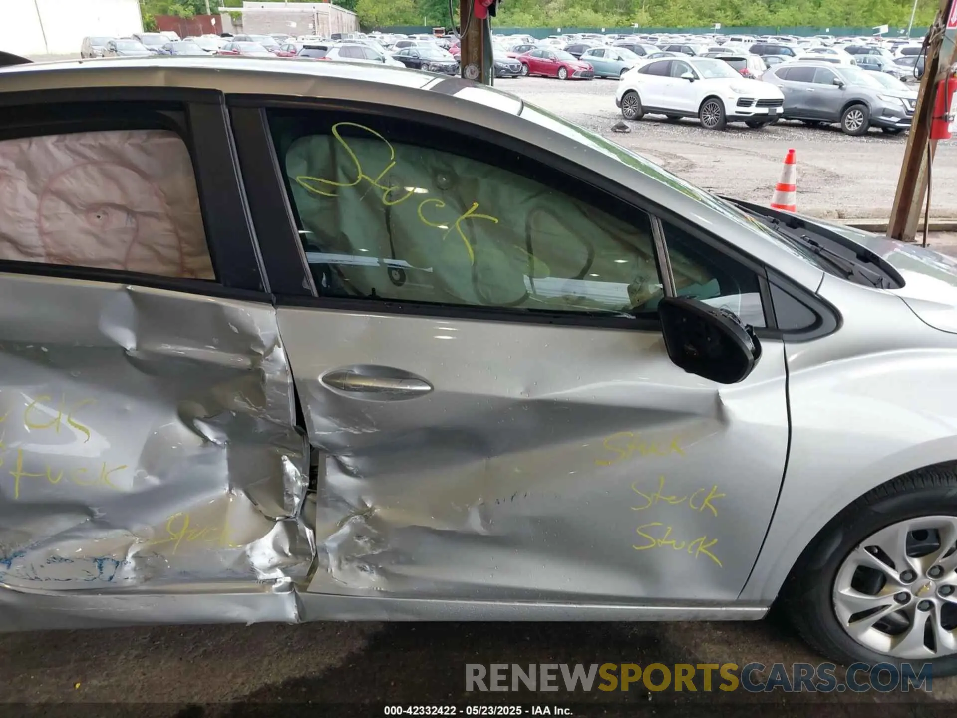 5 Photograph of a damaged car 1G1BC5SM1K7116758 CHEVROLET CRUZE 2019