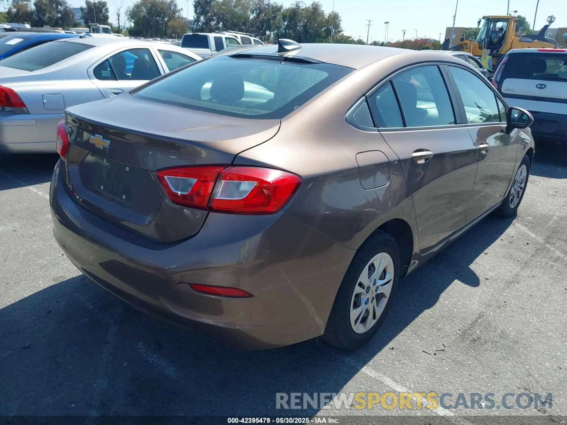 4 Photograph of a damaged car 1G1BC5SM1K7127999 CHEVROLET CRUZE 2019