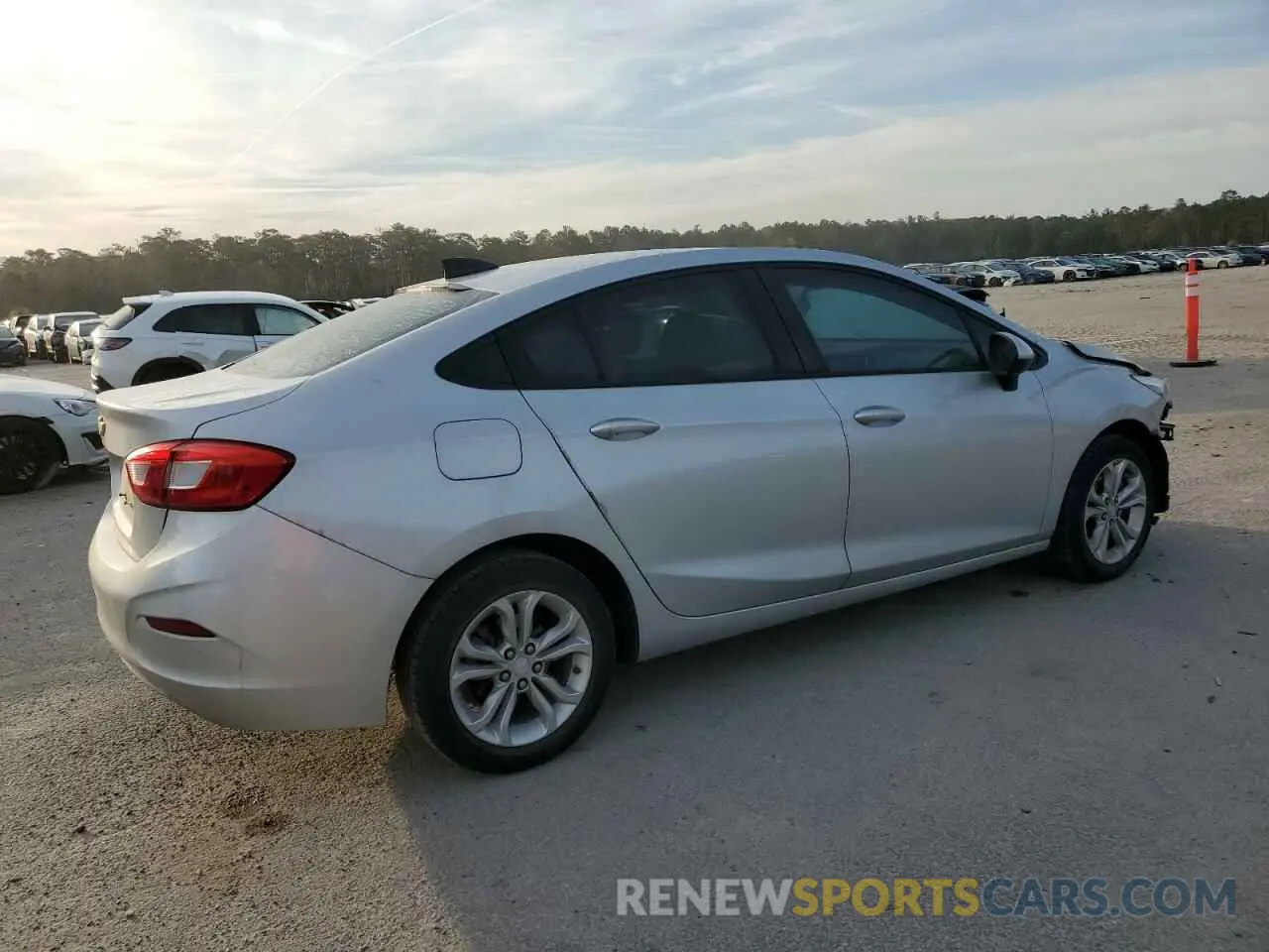 3 Photograph of a damaged car 1G1BC5SM1K7141174 CHEVROLET CRUZE 2019