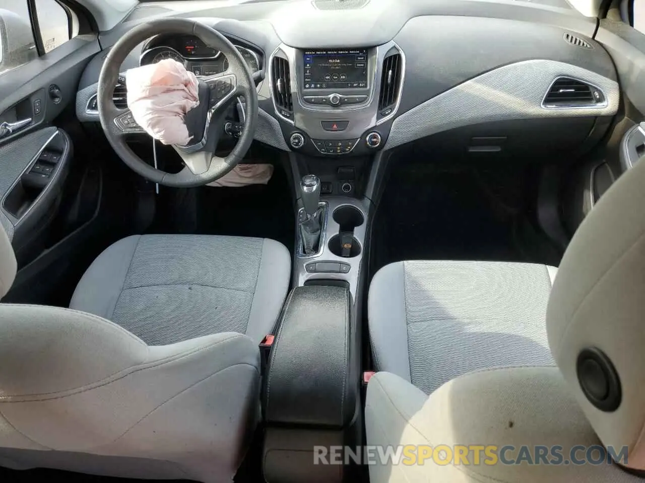 8 Photograph of a damaged car 1G1BC5SM1K7141174 CHEVROLET CRUZE 2019