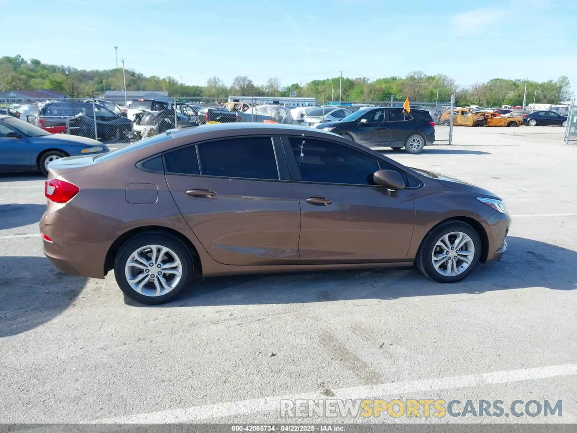 13 Photograph of a damaged car 1G1BC5SM2K7121922 CHEVROLET CRUZE 2019
