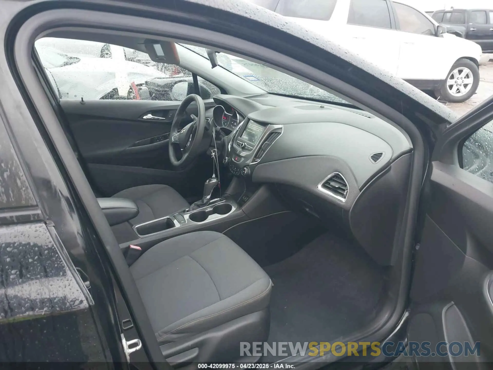 5 Photograph of a damaged car 1G1BC5SM2K7127249 CHEVROLET CRUZE 2019