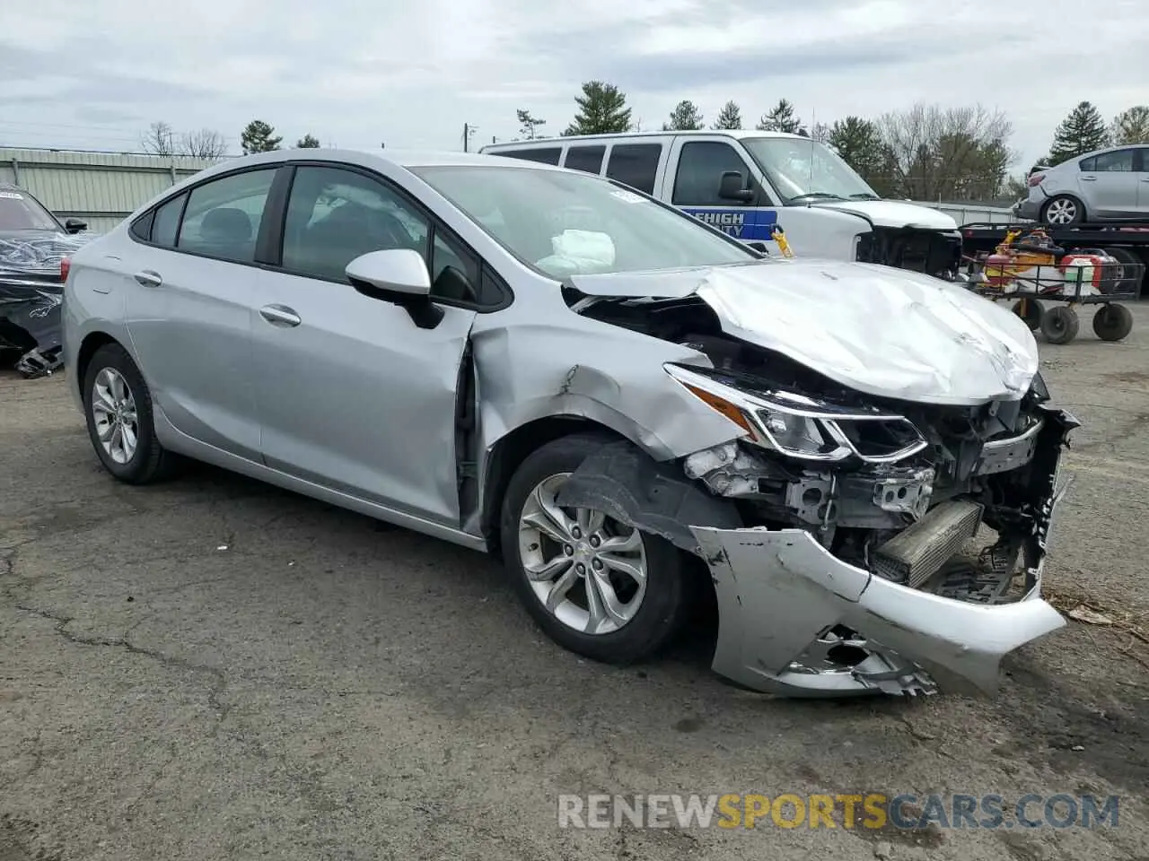 4 Photograph of a damaged car 1G1BC5SM2K7135626 CHEVROLET CRUZE 2019