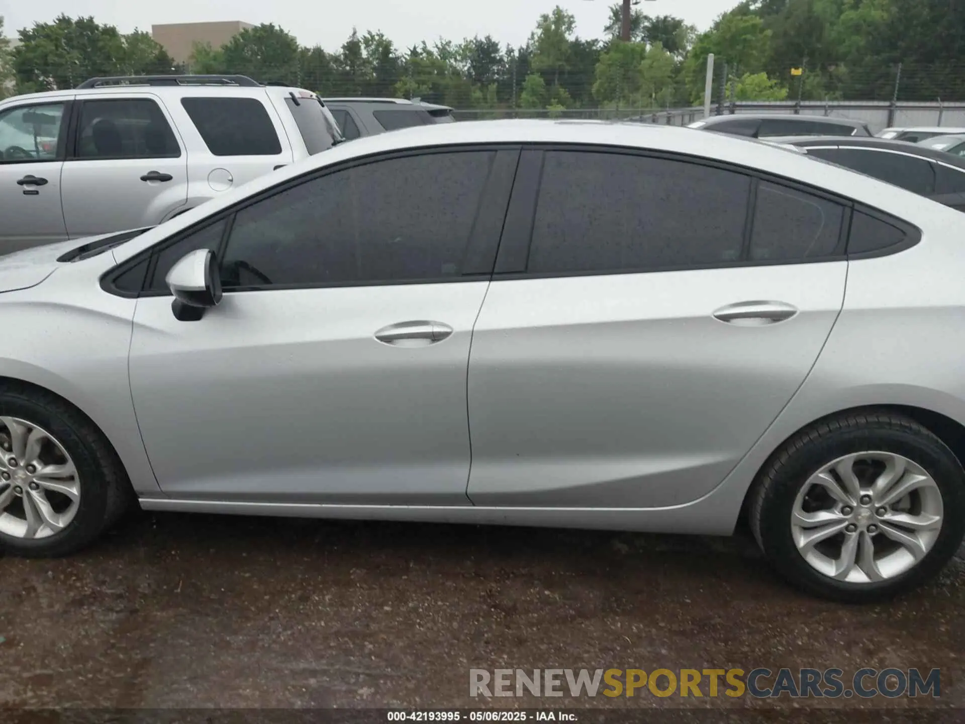 14 Photograph of a damaged car 1G1BC5SM2K7148943 CHEVROLET CRUZE 2019