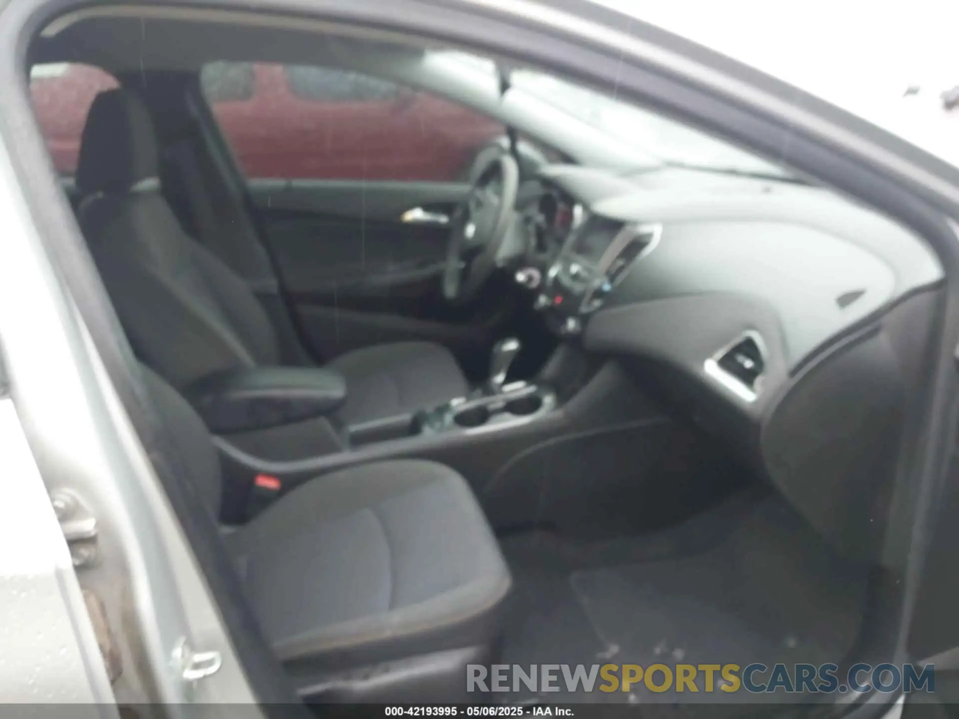 5 Photograph of a damaged car 1G1BC5SM2K7148943 CHEVROLET CRUZE 2019