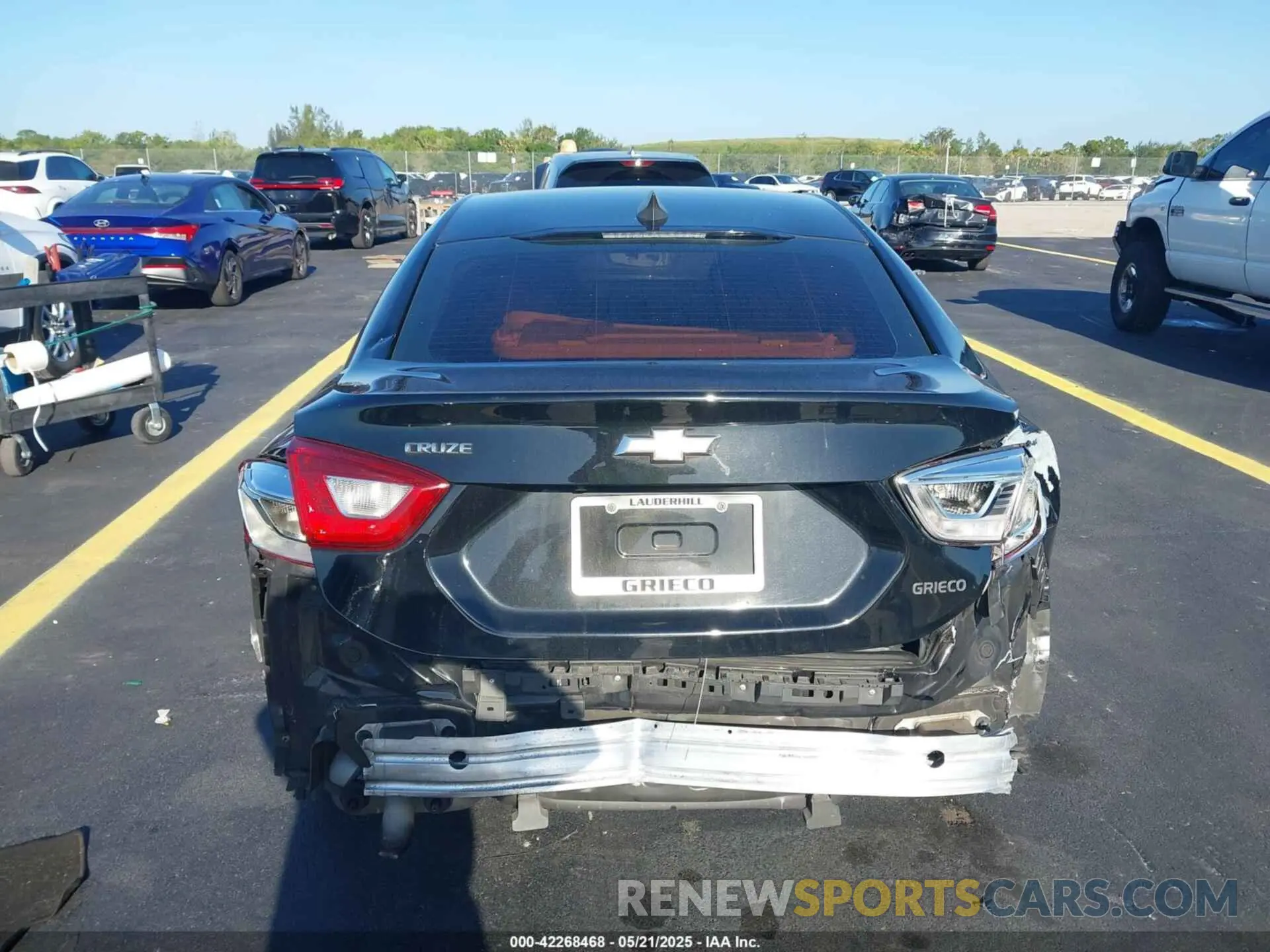 17 Photograph of a damaged car 1G1BC5SM2K7151535 CHEVROLET CRUZE 2019