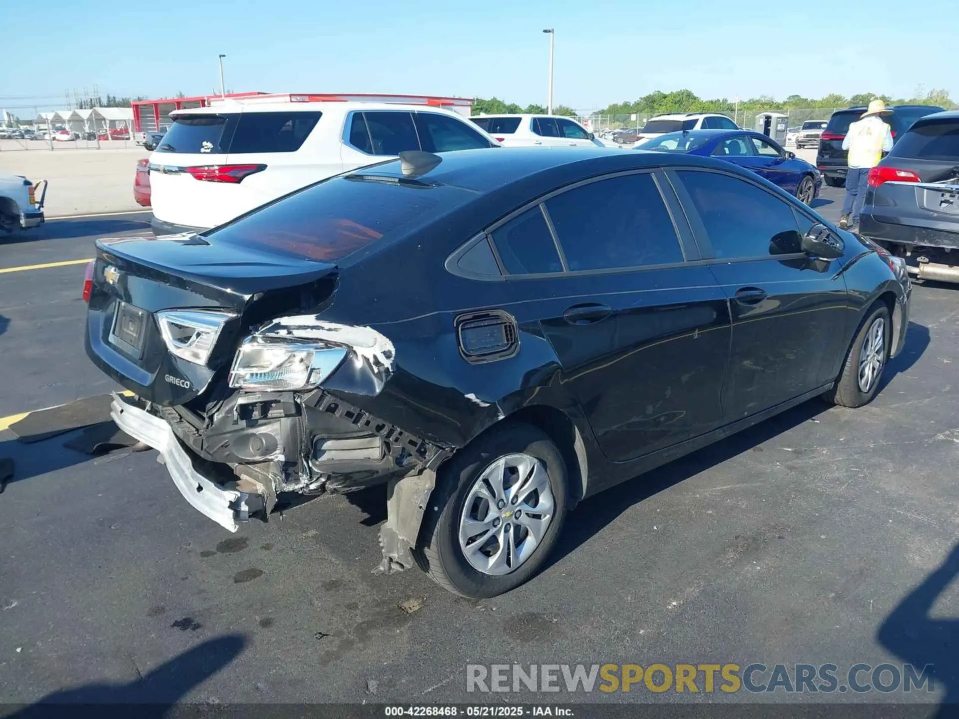 4 Photograph of a damaged car 1G1BC5SM2K7151535 CHEVROLET CRUZE 2019