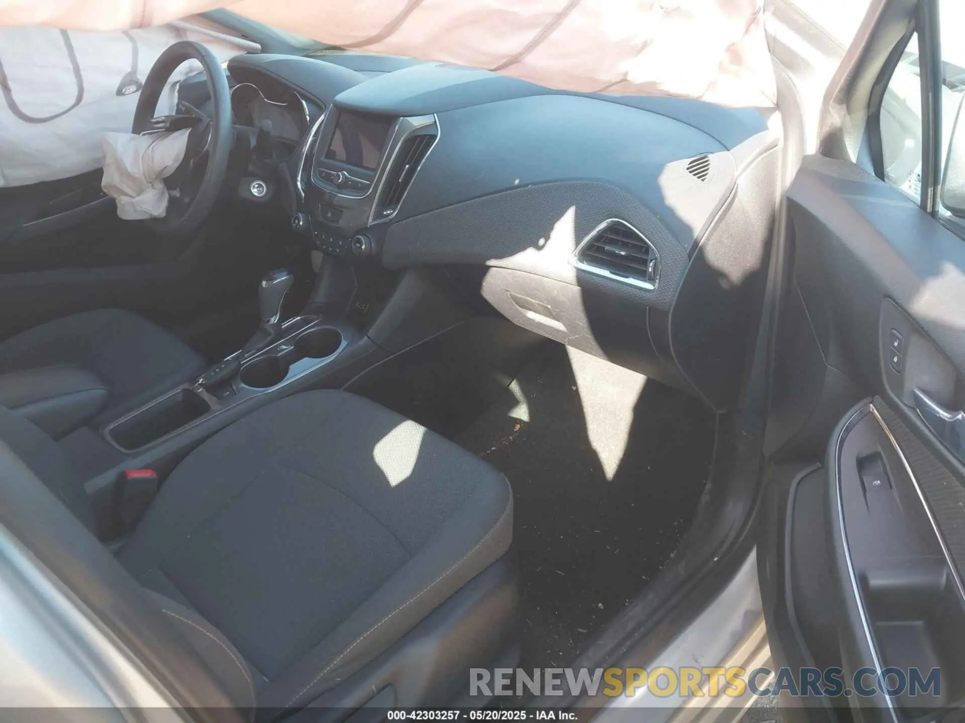 5 Photograph of a damaged car 1G1BC5SM2K7151597 CHEVROLET CRUZE 2019
