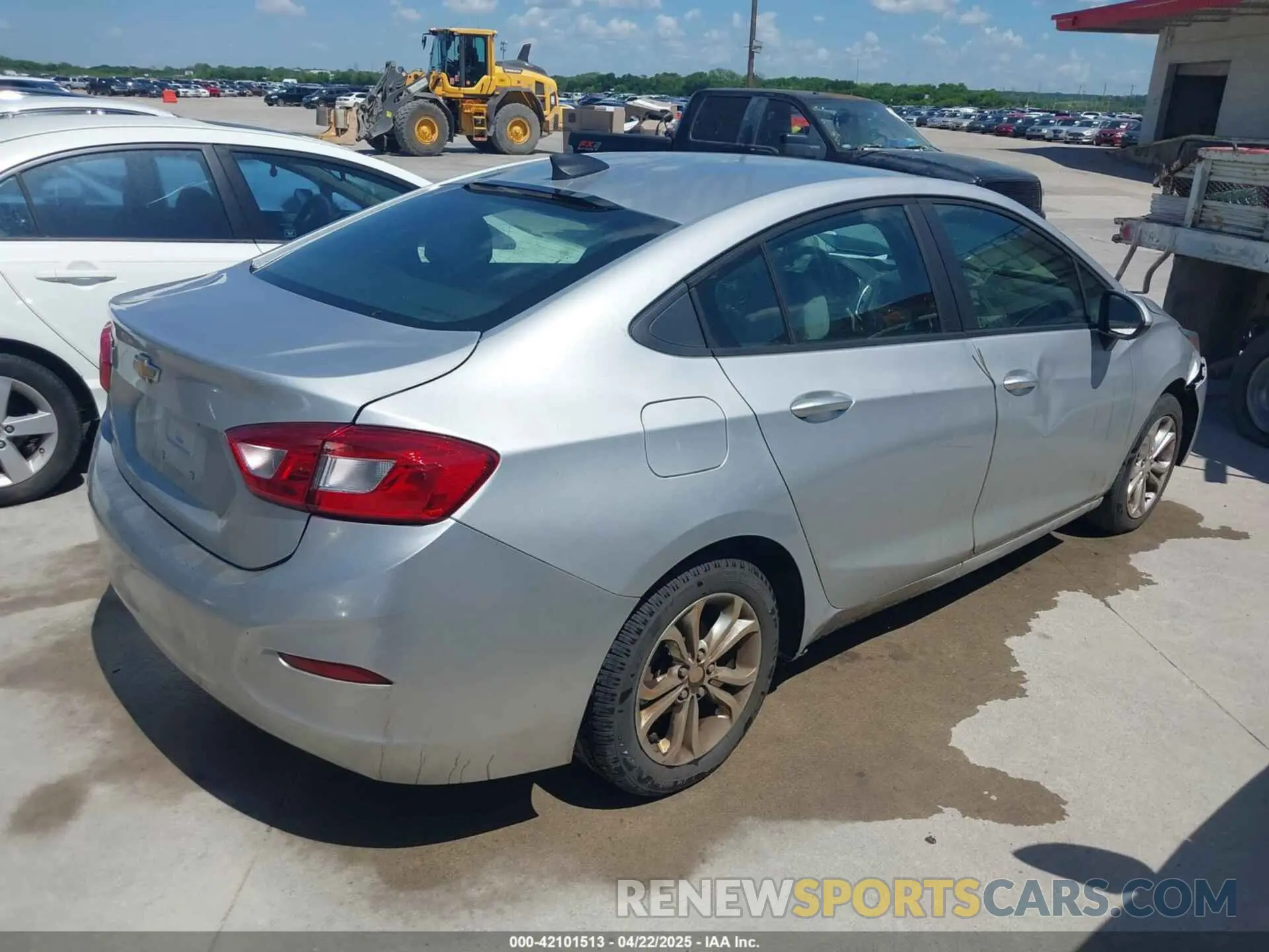 4 Photograph of a damaged car 1G1BC5SM3K7135697 CHEVROLET CRUZE 2019