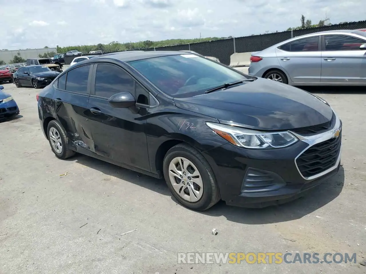 4 Photograph of a damaged car 1G1BC5SM3K7147252 CHEVROLET CRUZE 2019