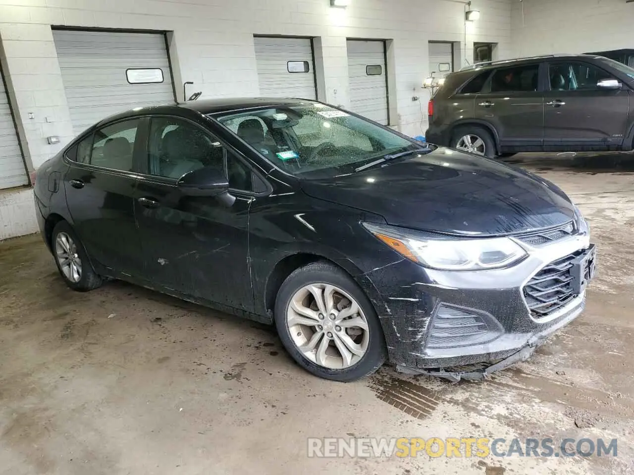 4 Photograph of a damaged car 1G1BC5SM3K7152399 CHEVROLET CRUZE 2019